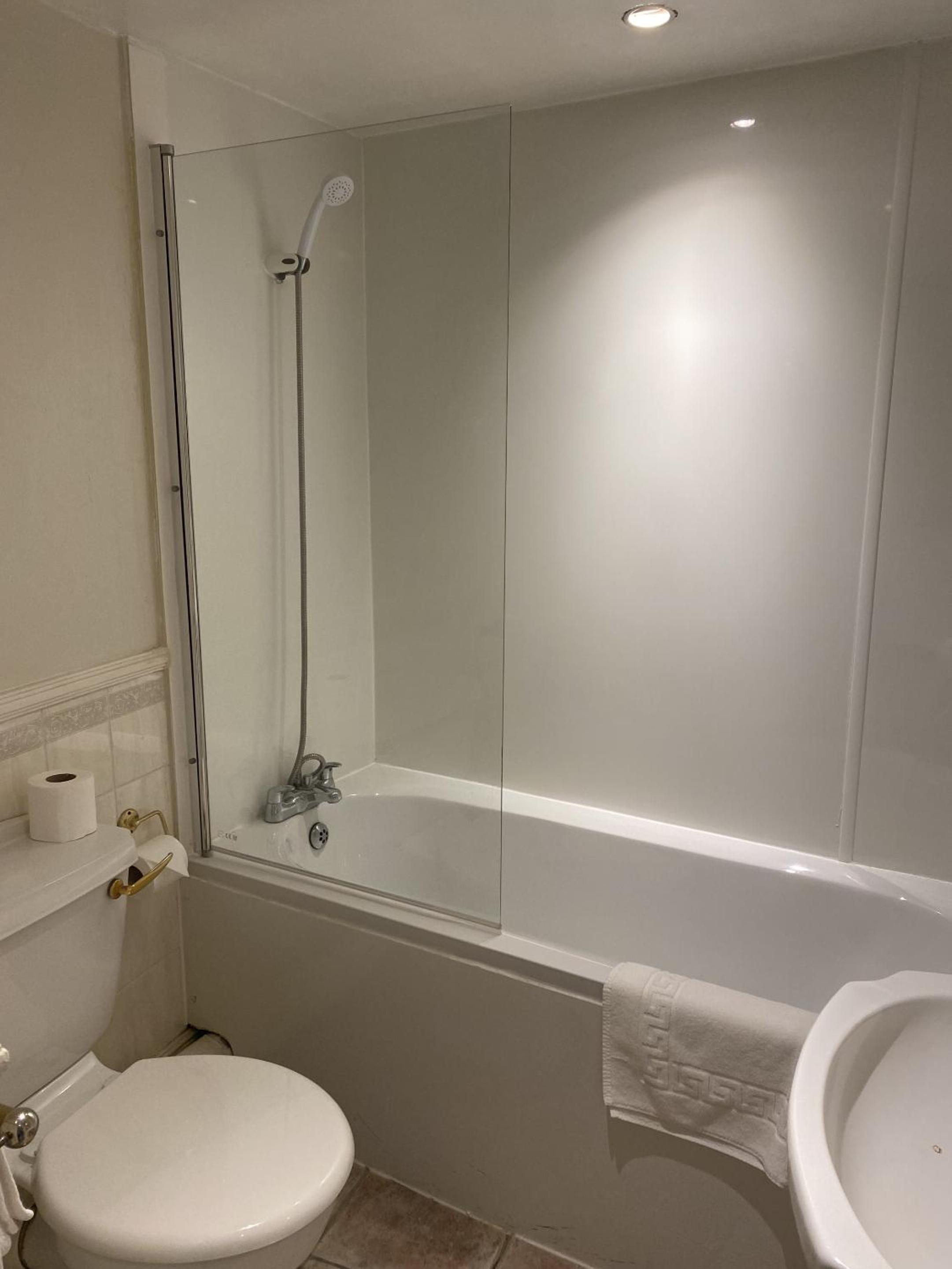 Standard Double Room - Photo 6