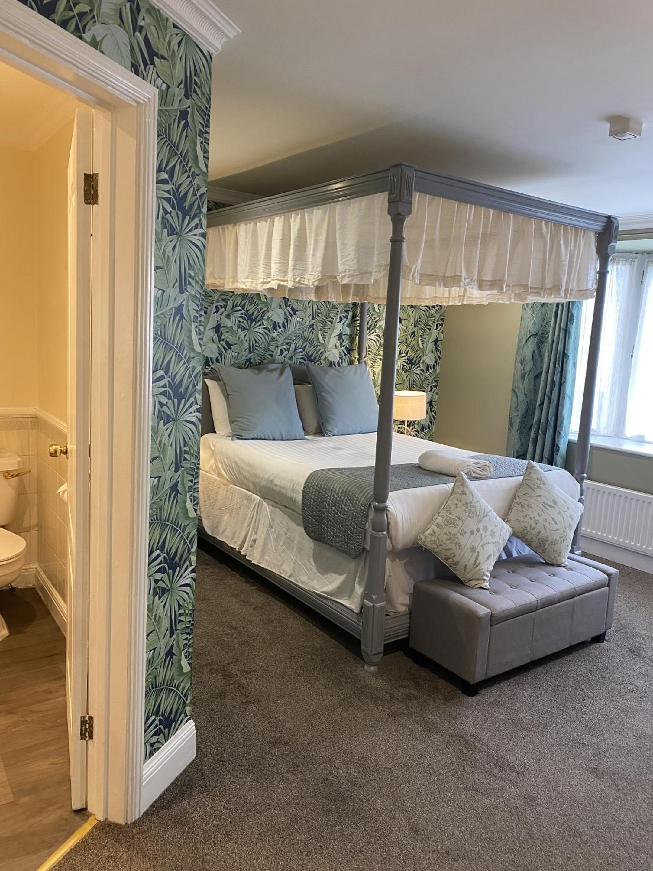 Standard Double Room - Photo 10