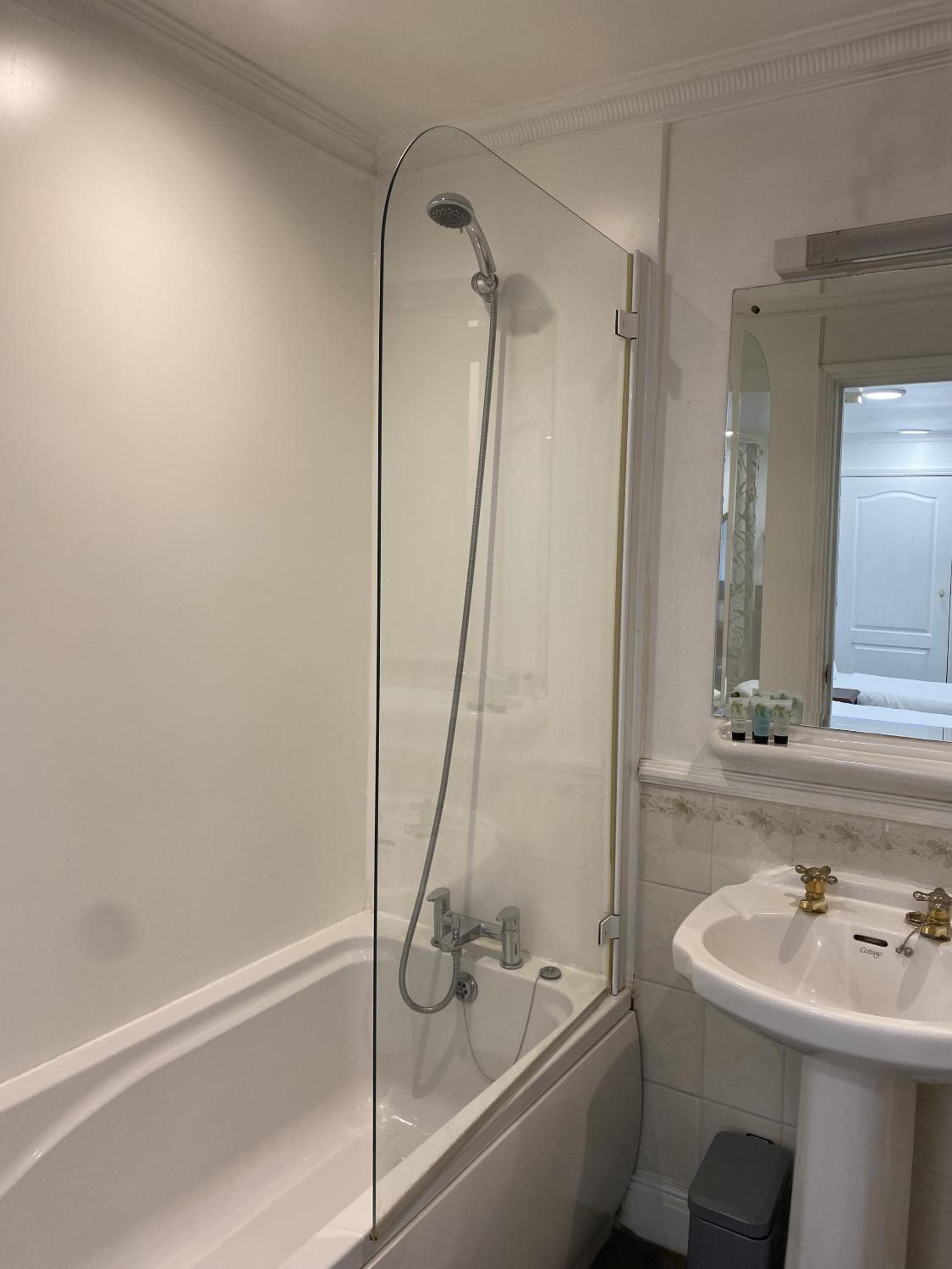 Standard Triple Room - Photo 5