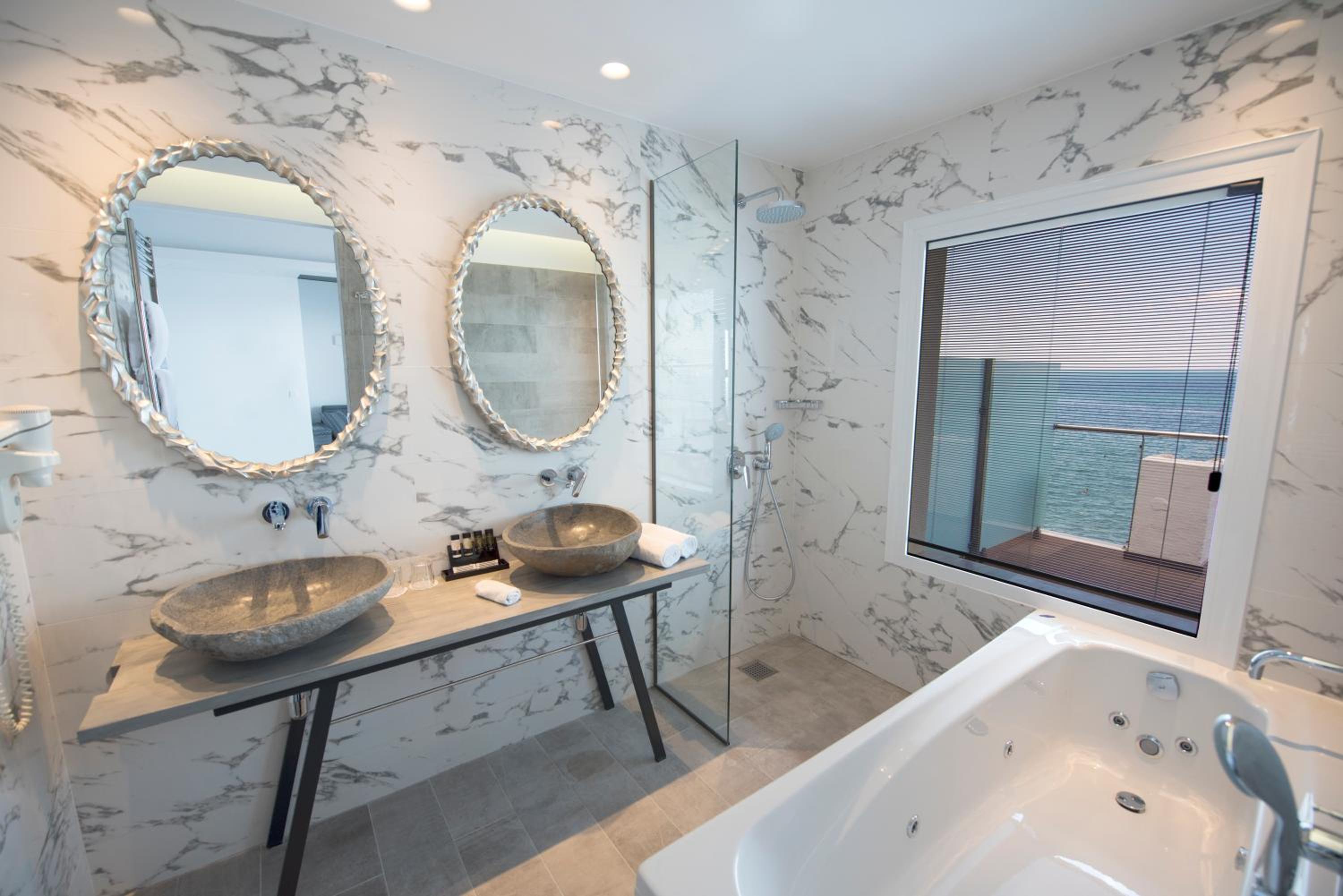 Aeolus Coco-Mat Suite with Panoramic Sea View - Photo 2