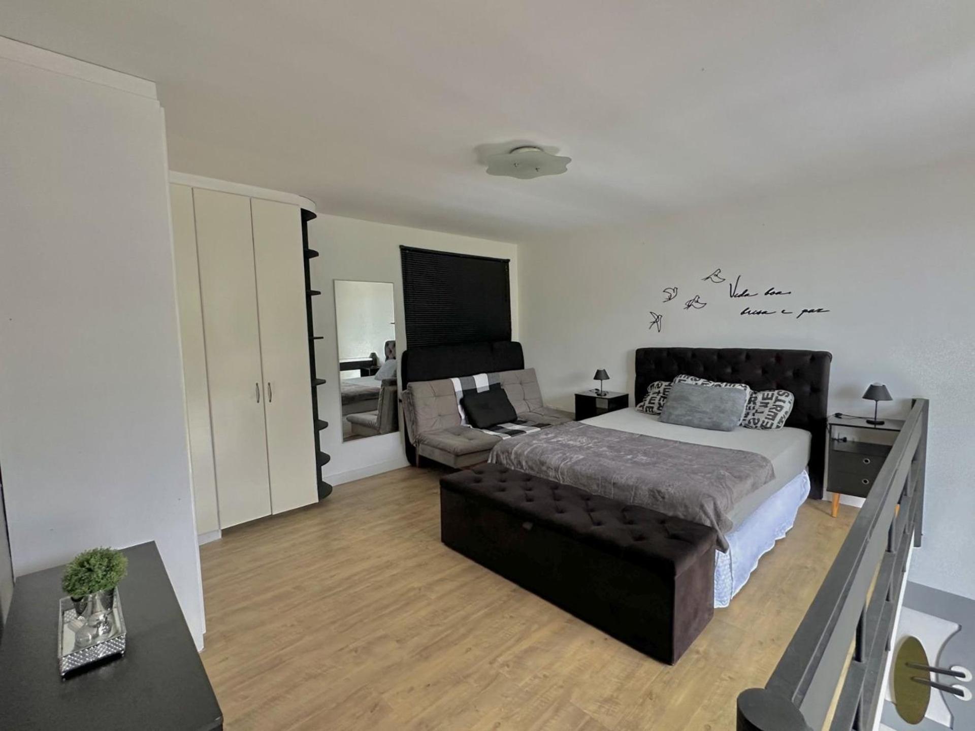 One-Bedroom Apartment photo 3