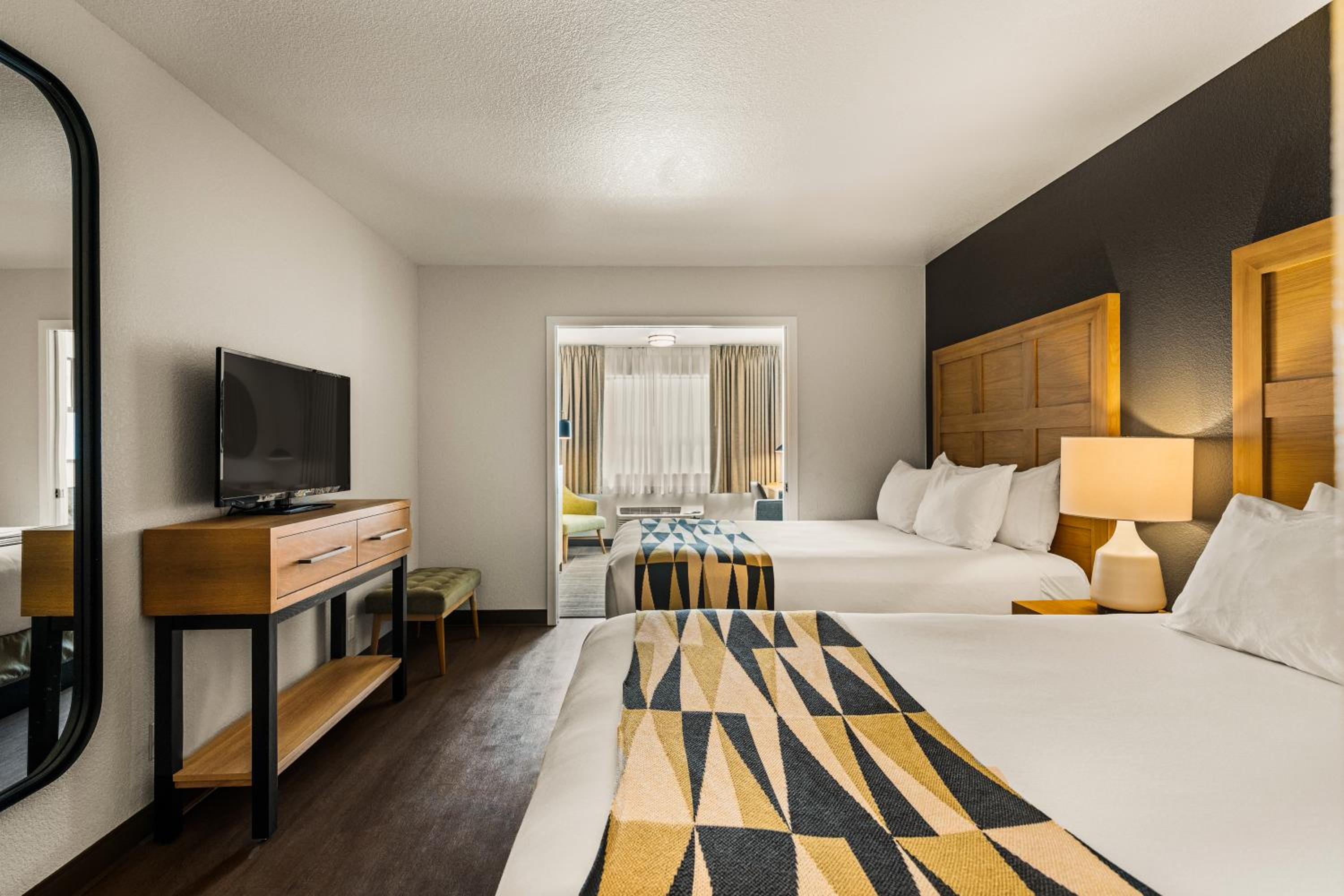 Executive 2 Queen Suite - Photo 5