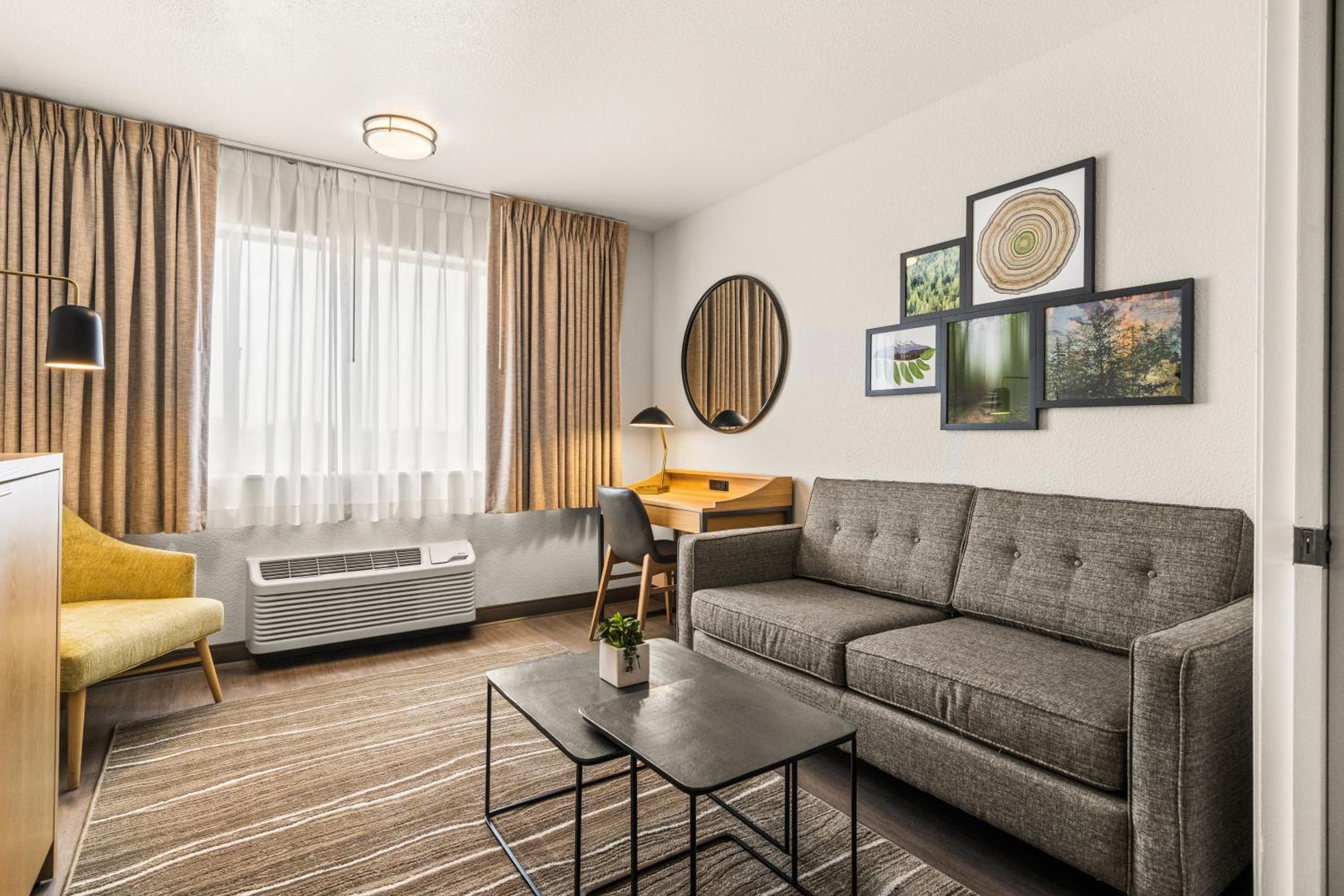 Executive 2 Queen Suite - Photo 6