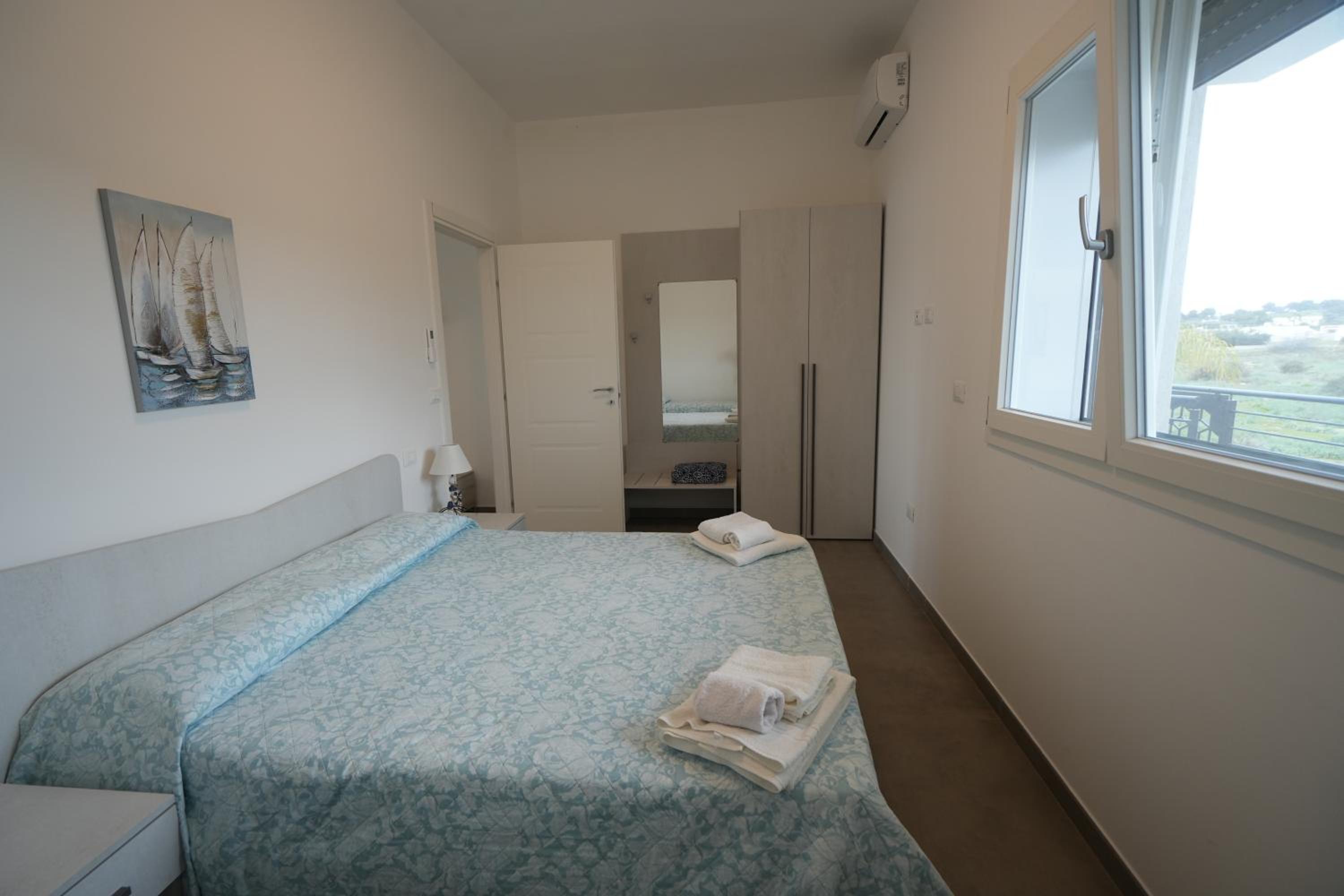 One-Bedroom Apartment photo 2