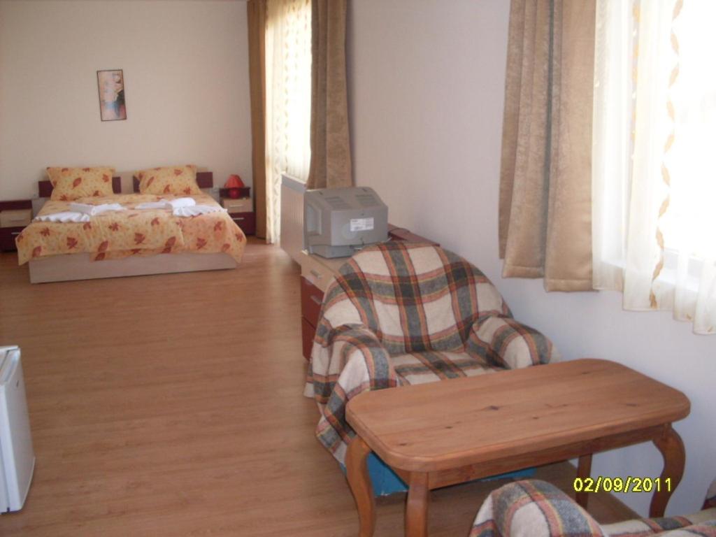 One-Bedroom Suite photo 1
