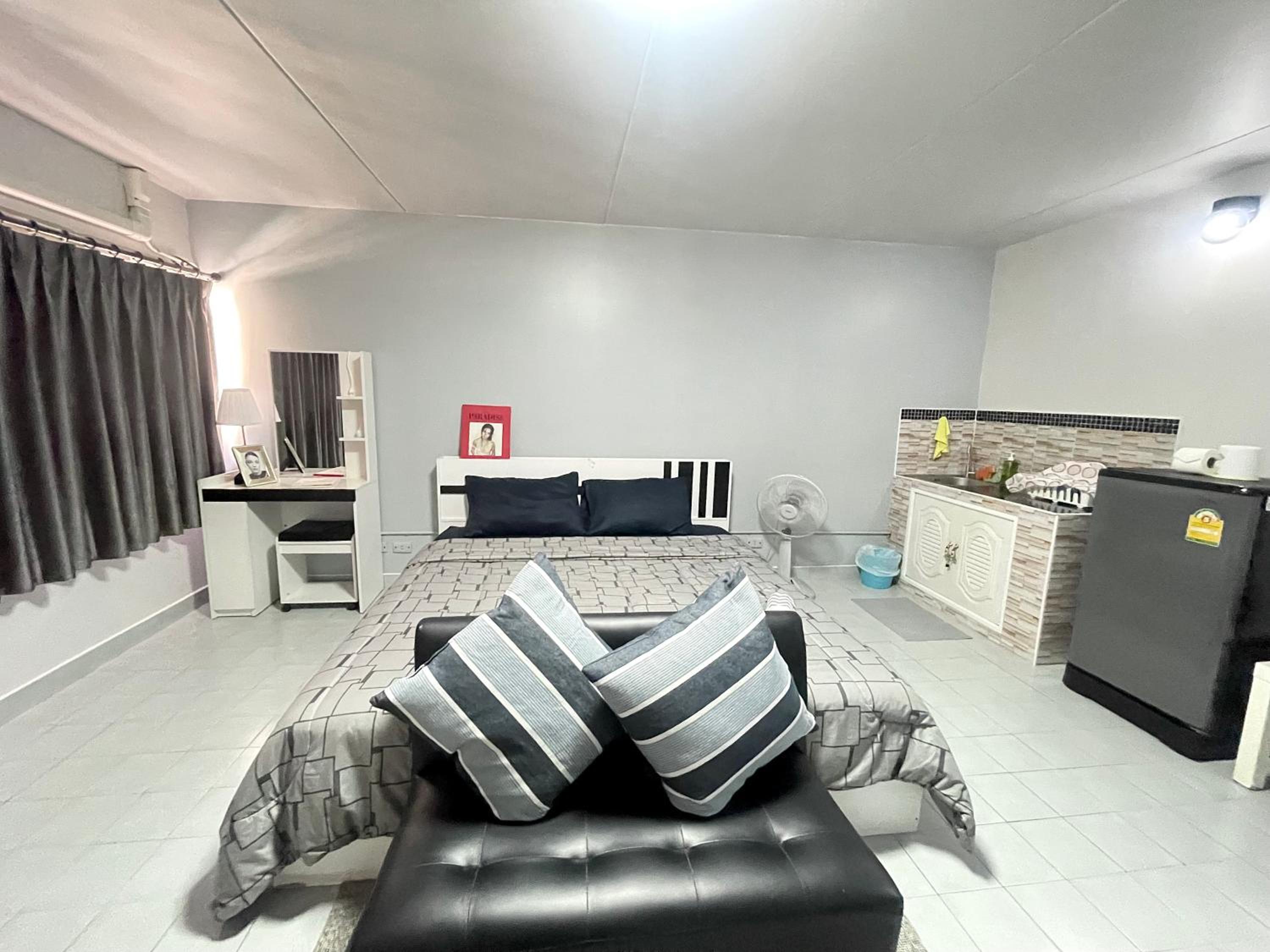 Deluxe Room (2 Adults + 1 Child) photo 2