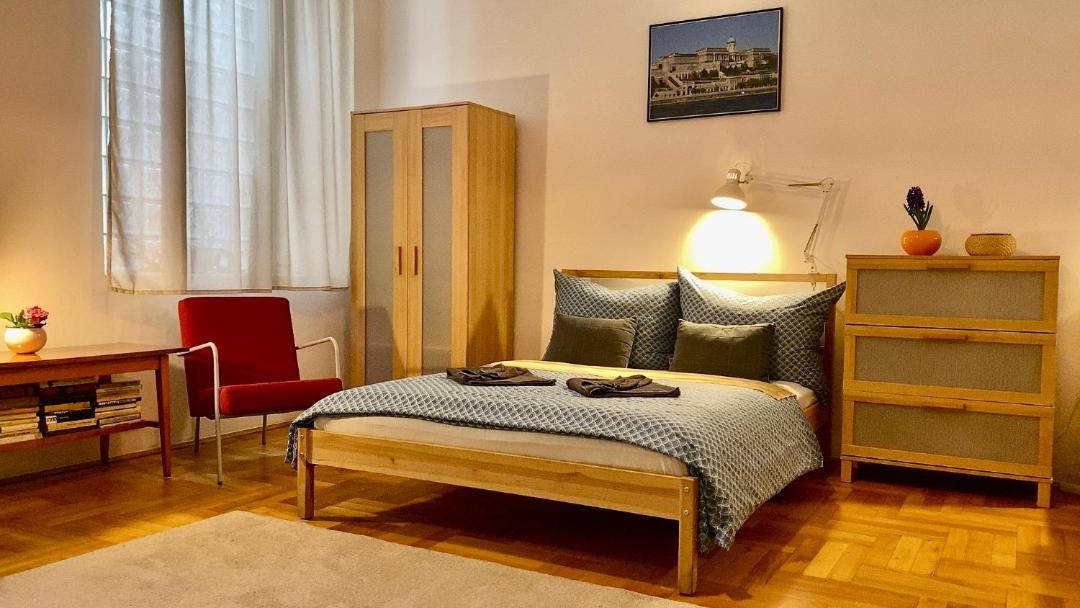One-Bedroom Apartment - Photo 4