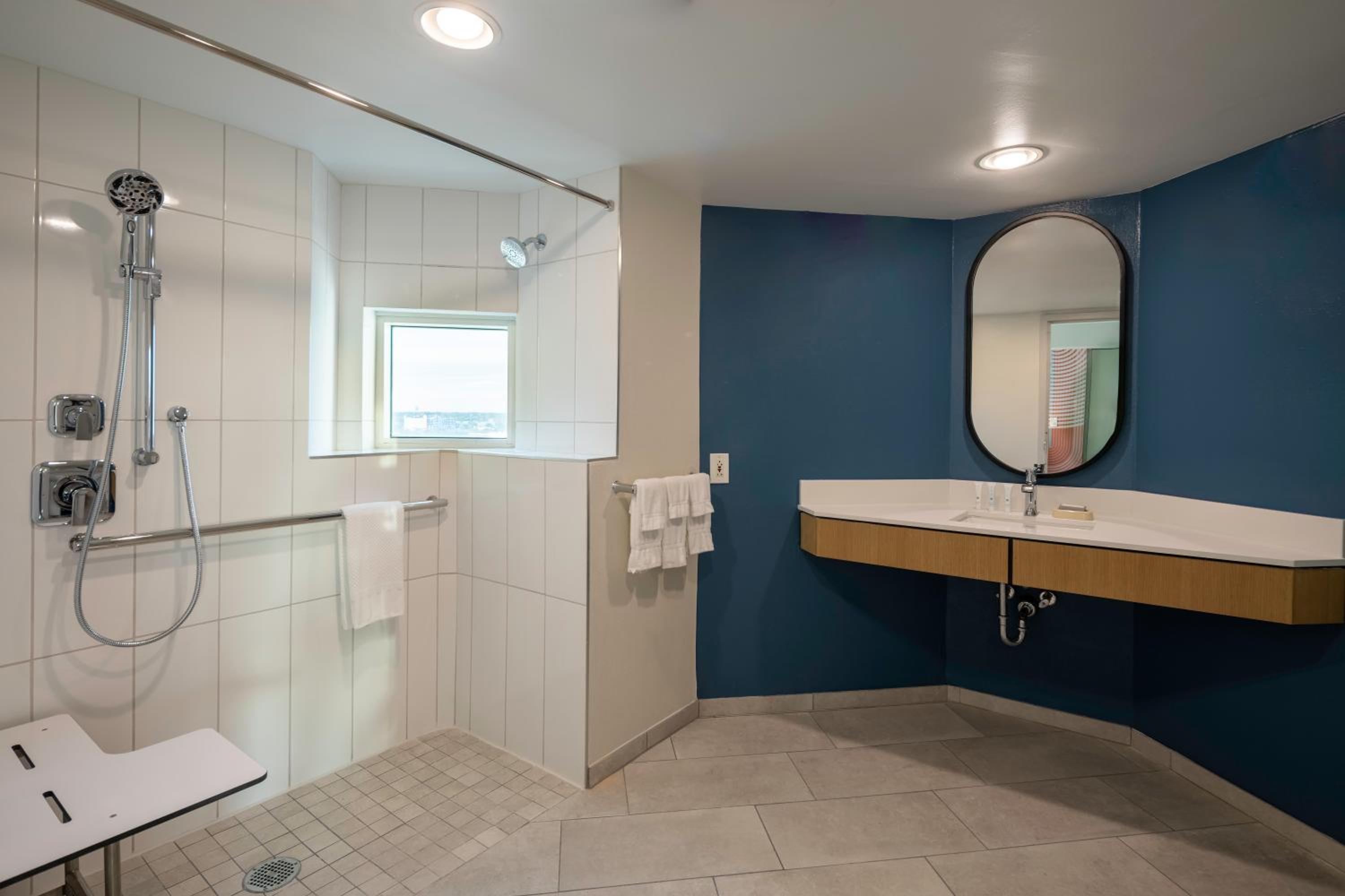 King Room with Skyline View - Mobility Accessible