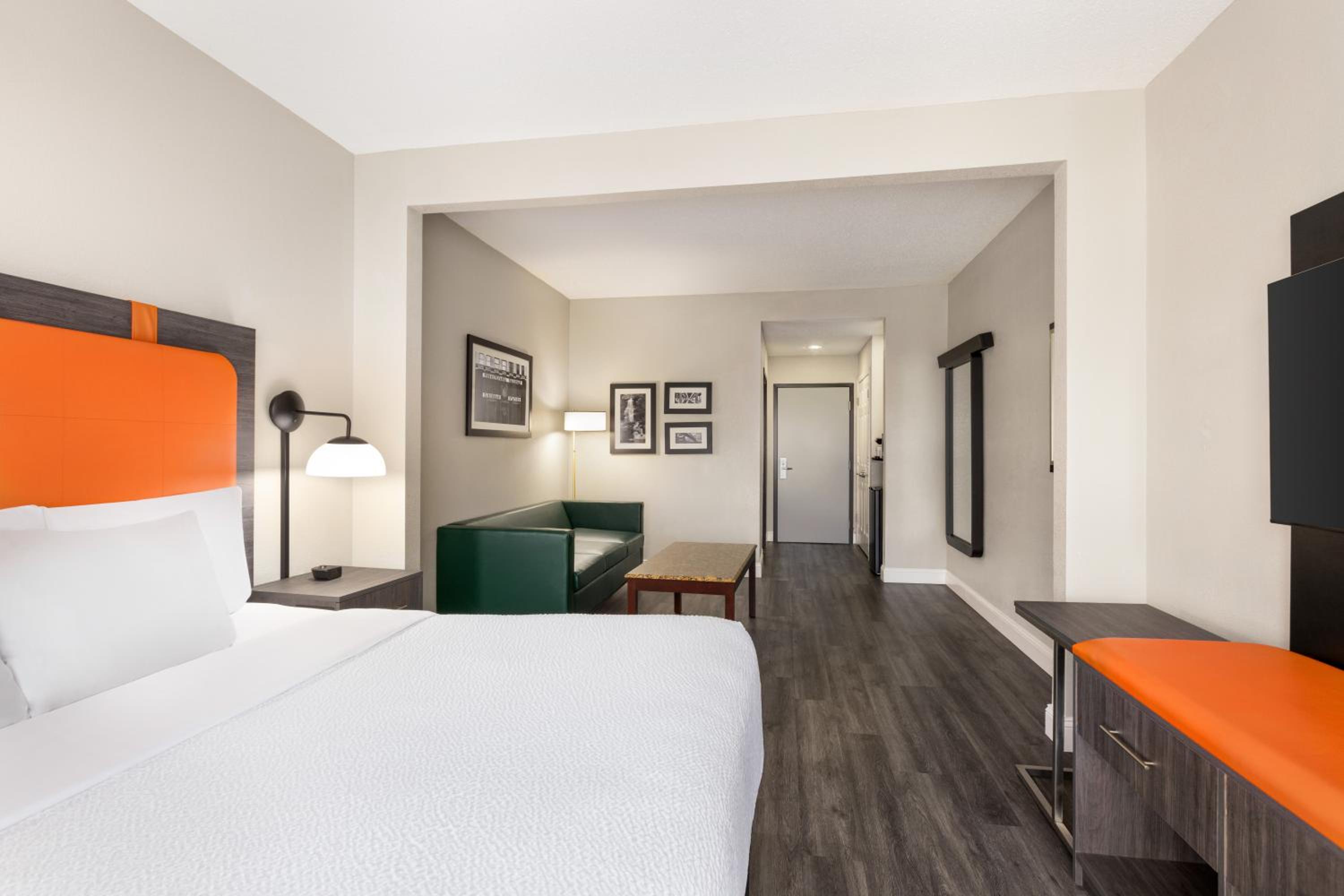 Executive King Room - Photo 3