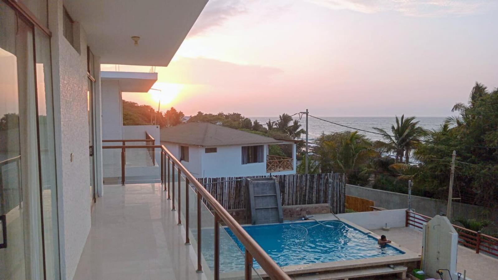 Double Room with Balcony and Sea View photo 3