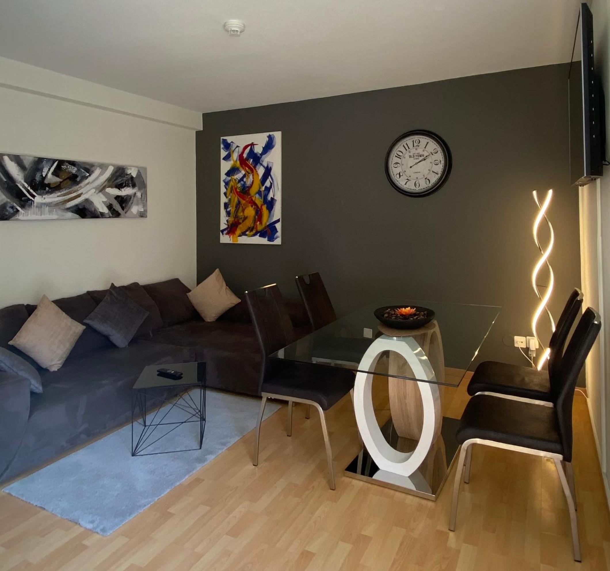 Two-Bedroom Apartment - Photo 5