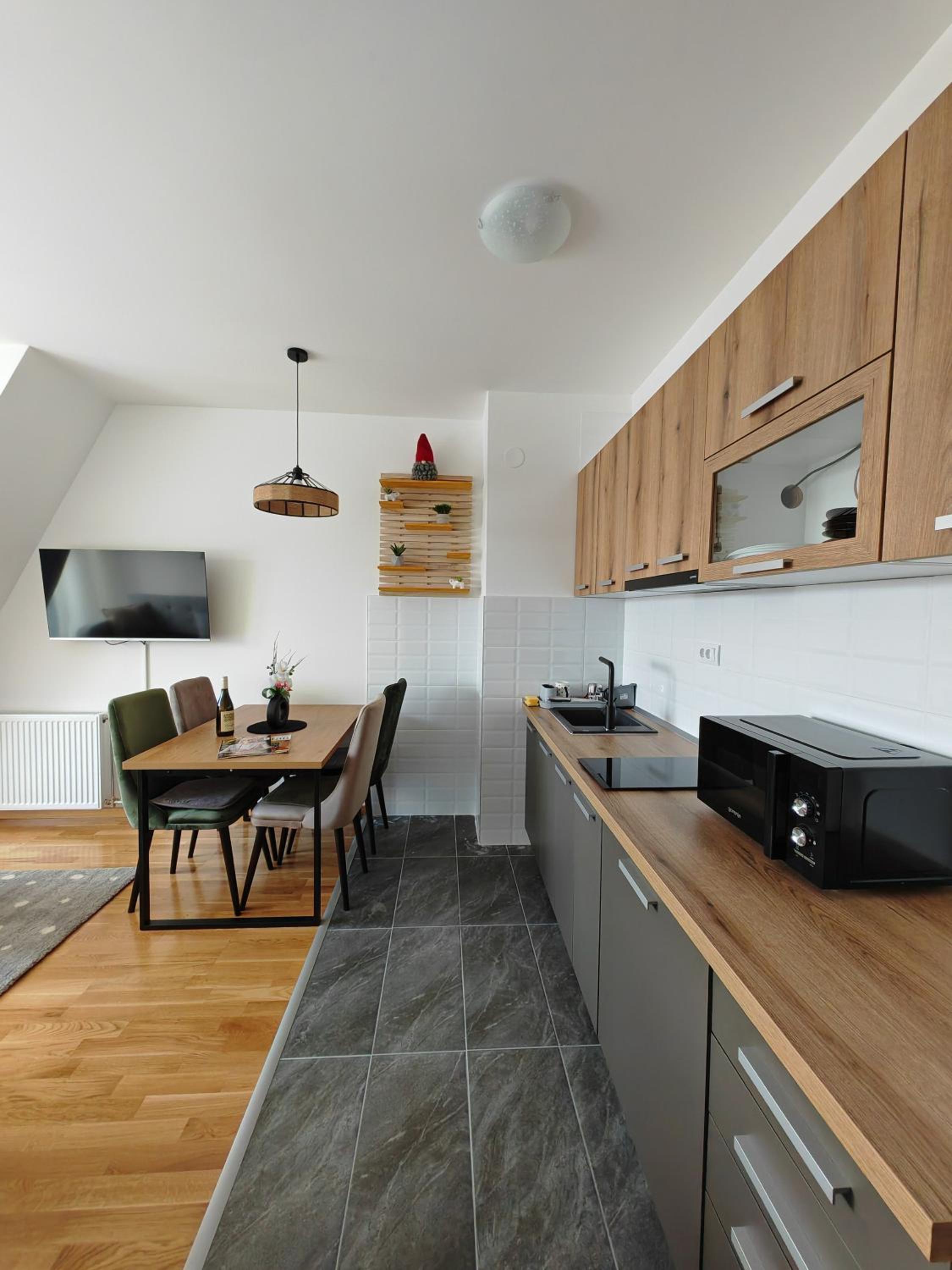 One-Bedroom Apartment photo 2
