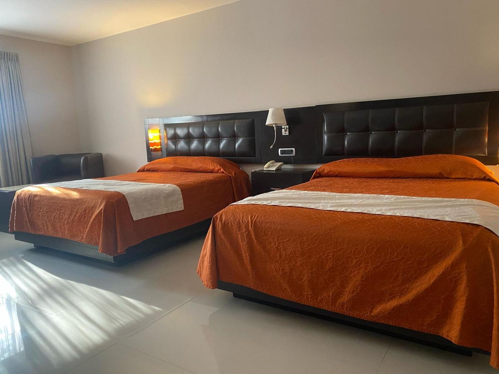 Deluxe Twin Room photo 3