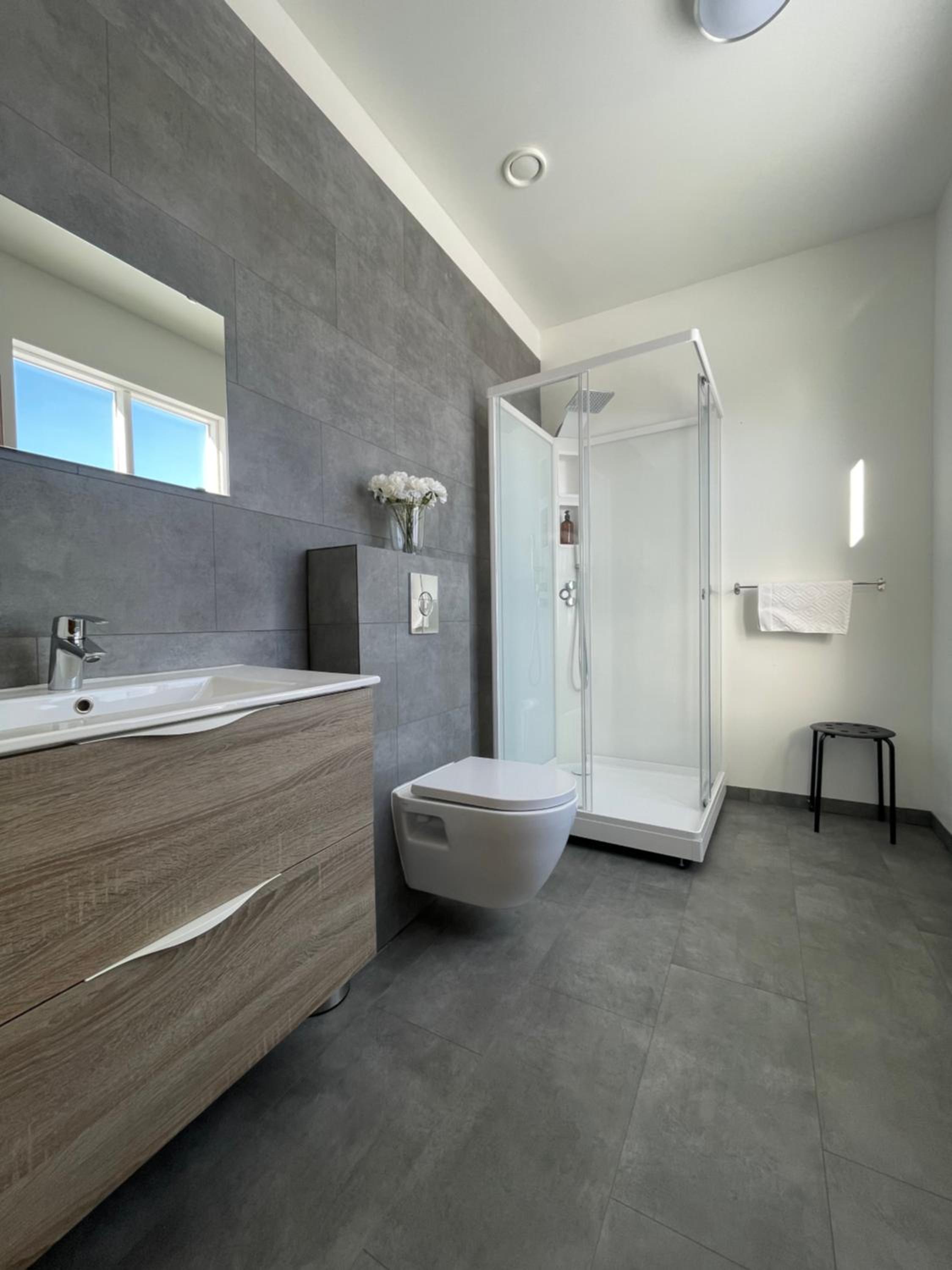 Double or Twin Room with private bathroom - Photo 11