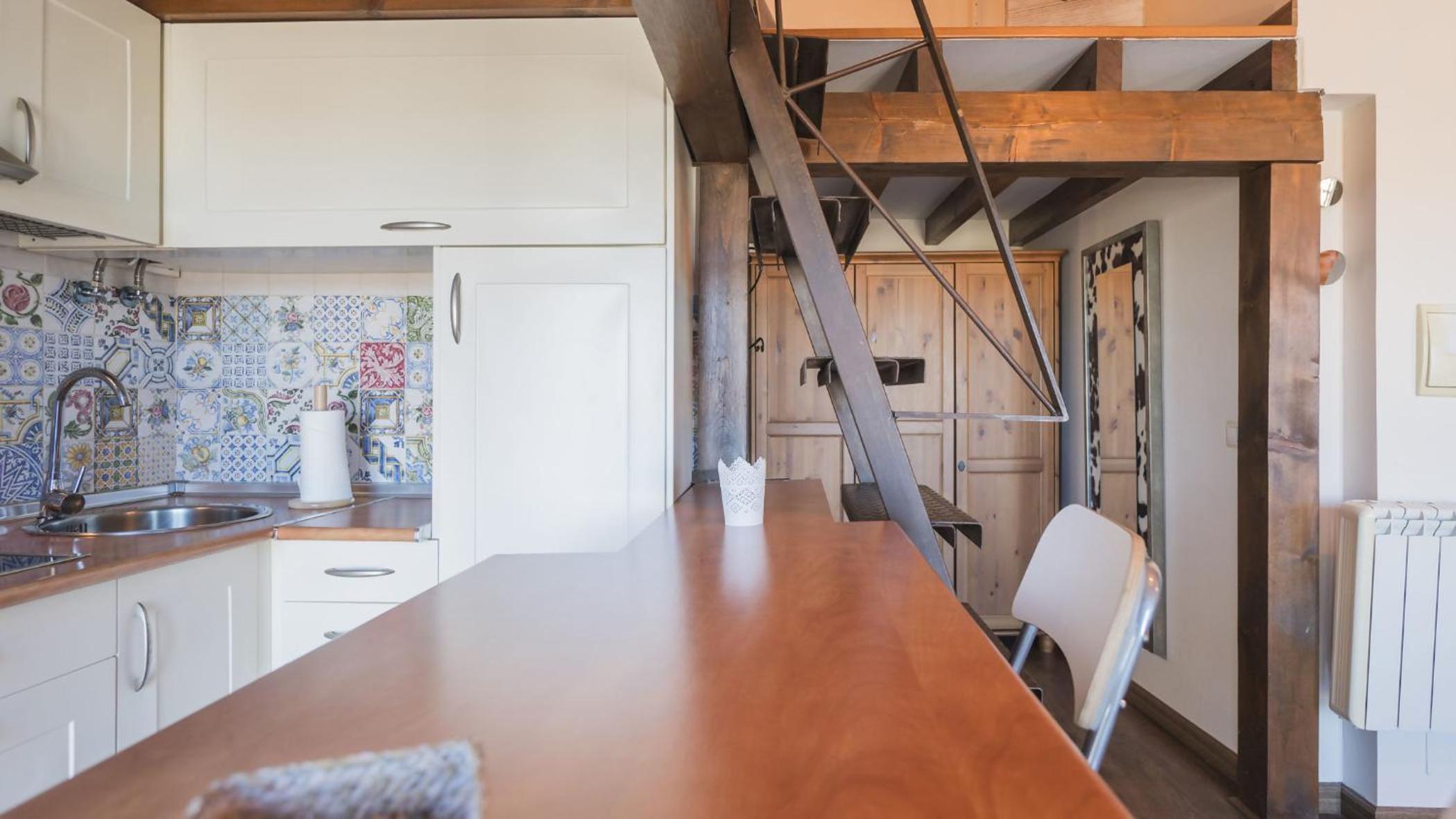 Apartment - Split Level - Photo 7