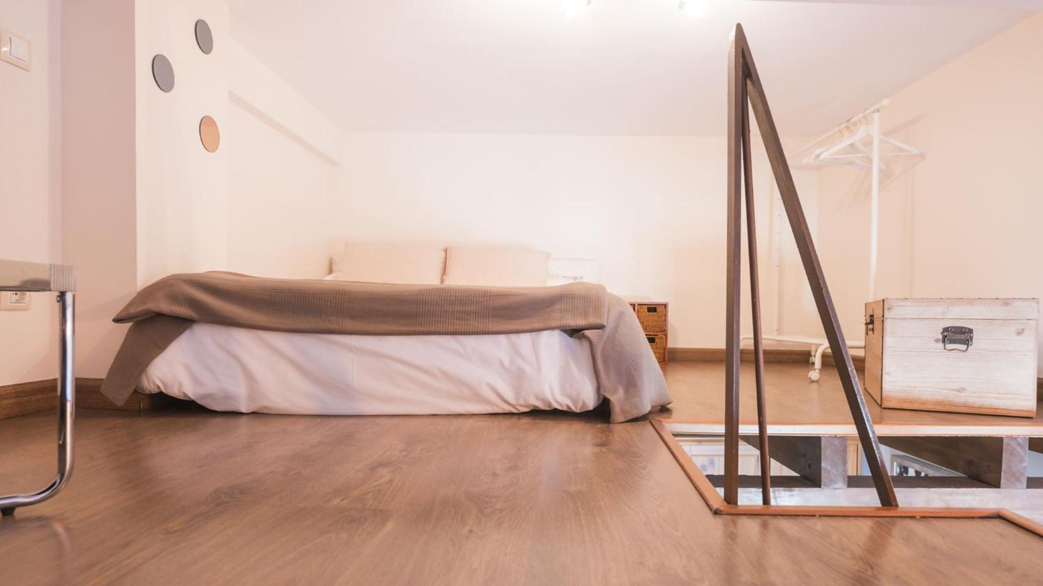 Apartment - Split Level - Photo 6