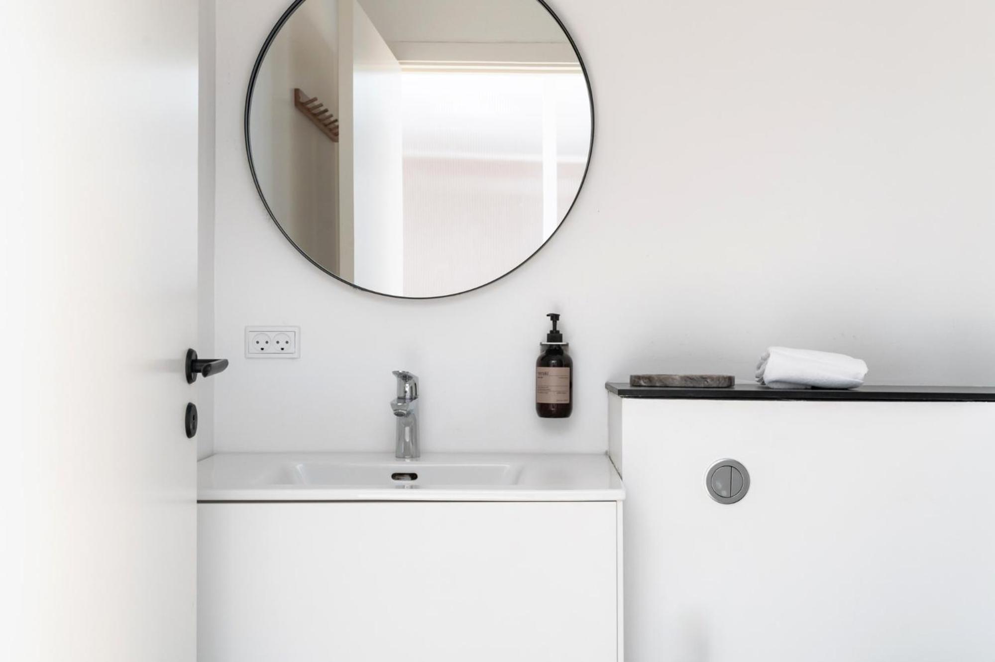 One-Bedroom Apartment - Photo 23