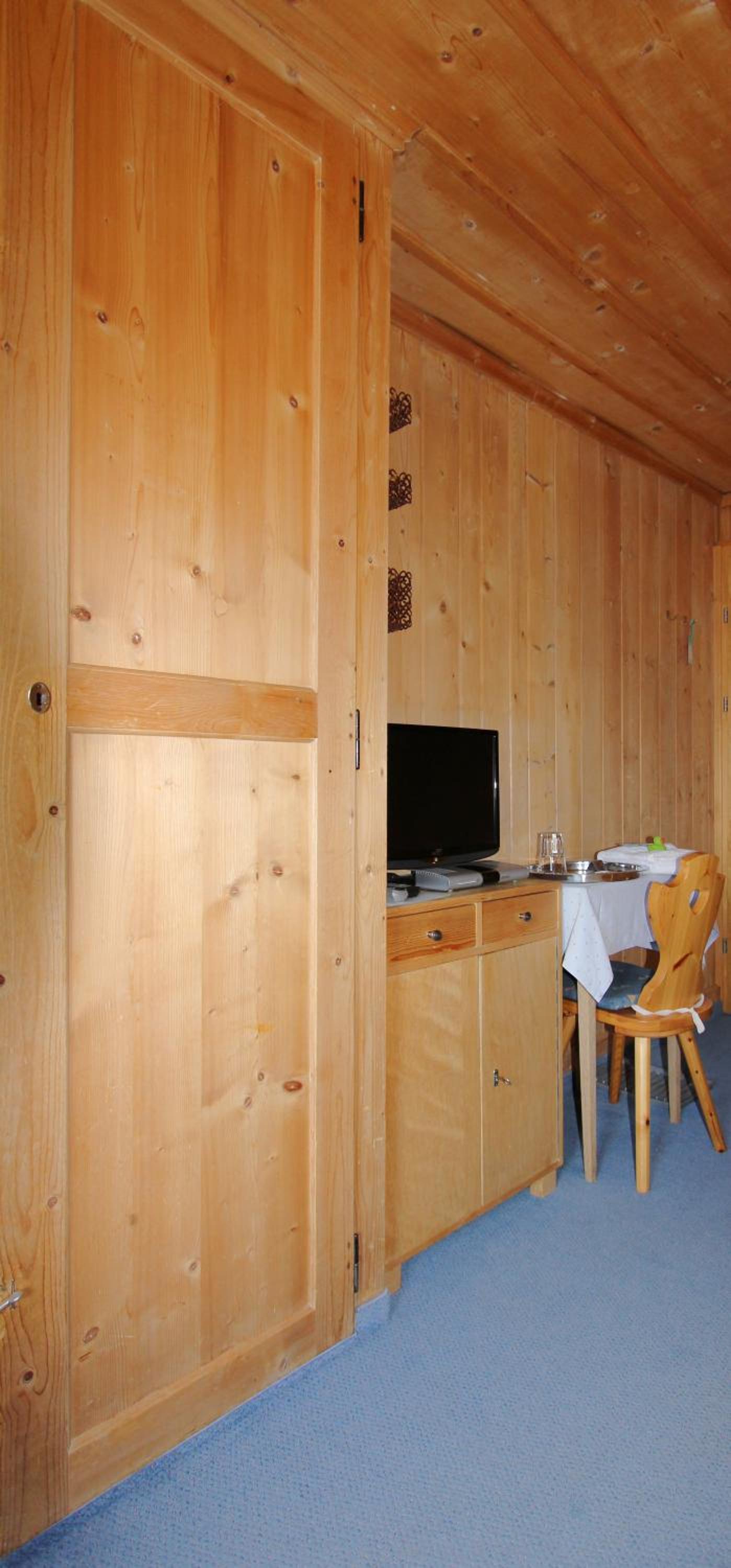 Twin Room With Shared Bathroom