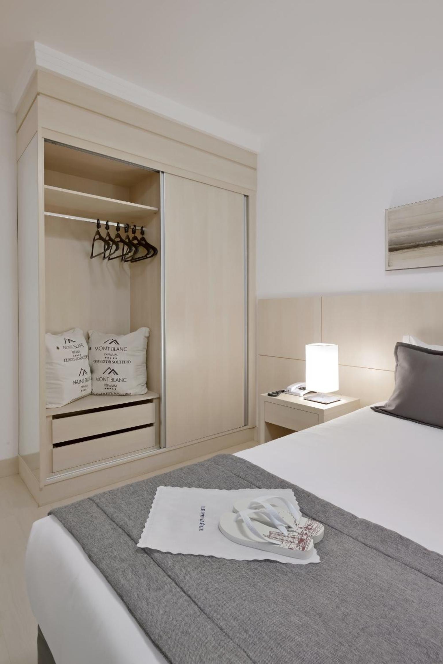 Super Luxury Suite with Cot photo 1