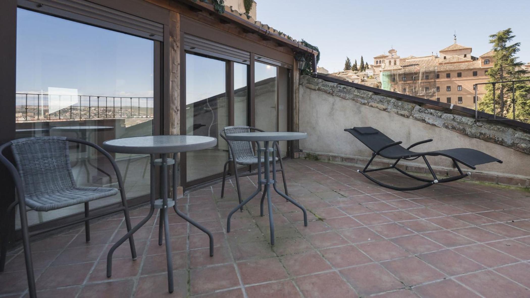 Penthouse Apartment - Photo 12