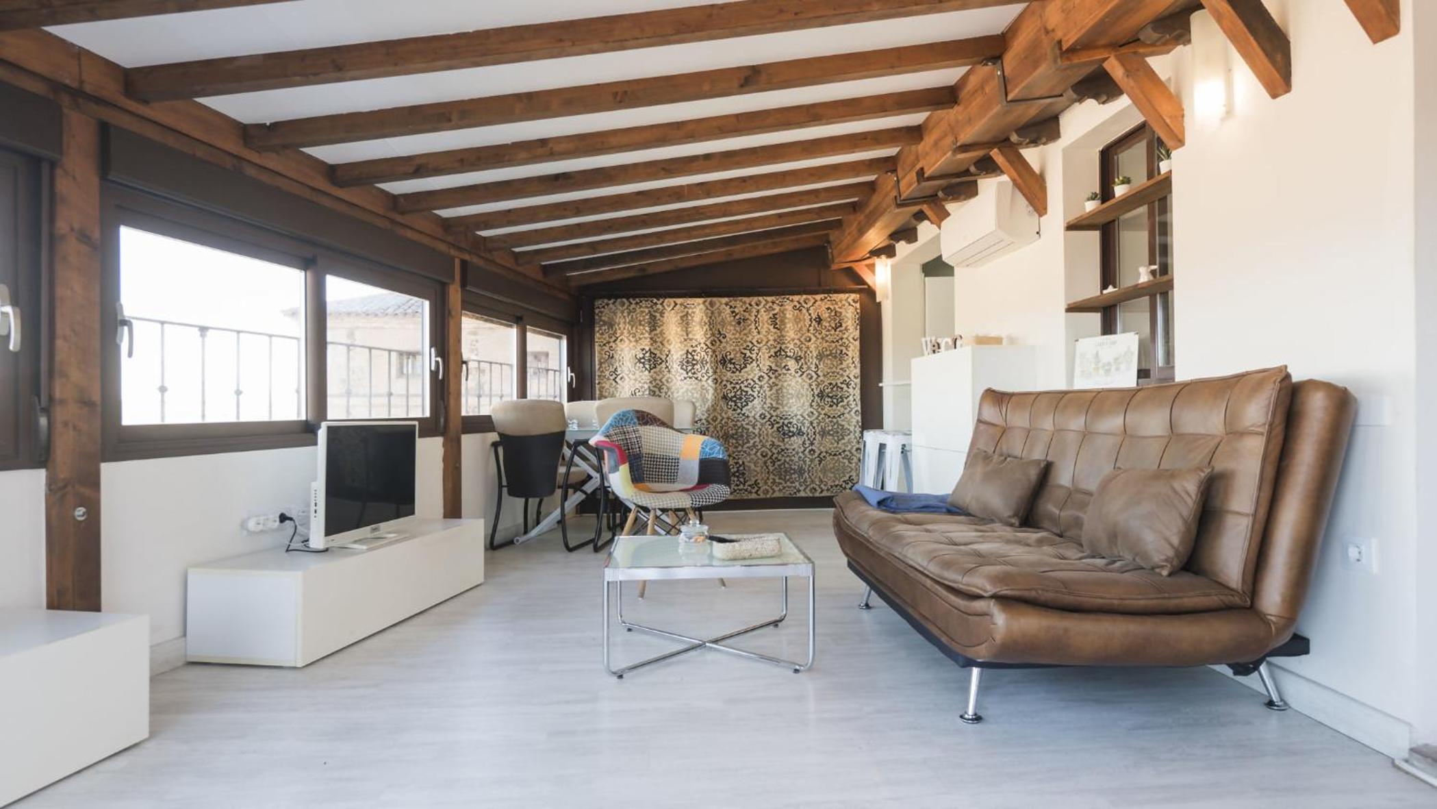 Penthouse Apartment - Photo 17