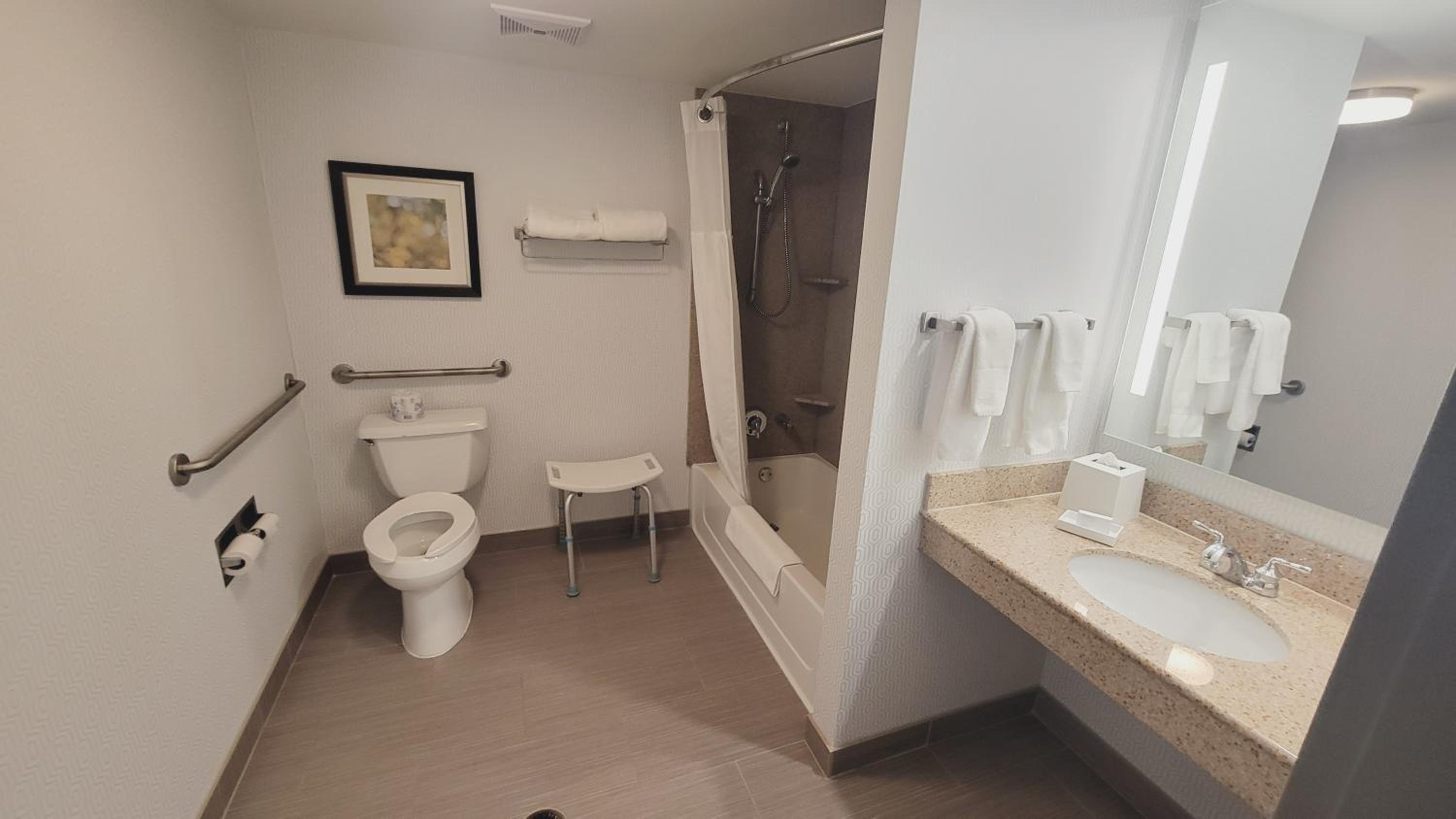 Evolution King Room - Disability Access - Photo 2
