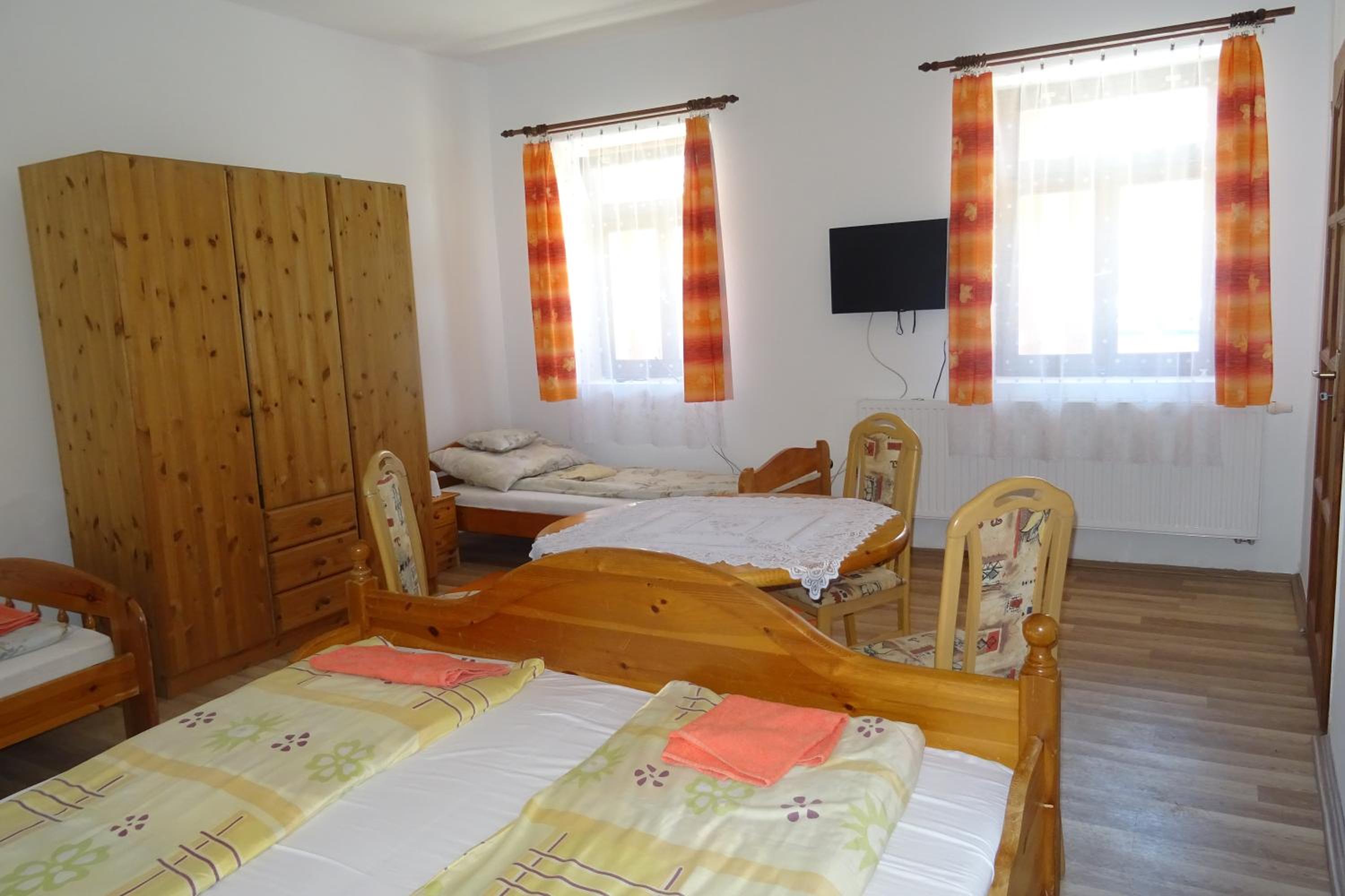 Quadruple Room with Bathroom photo 2