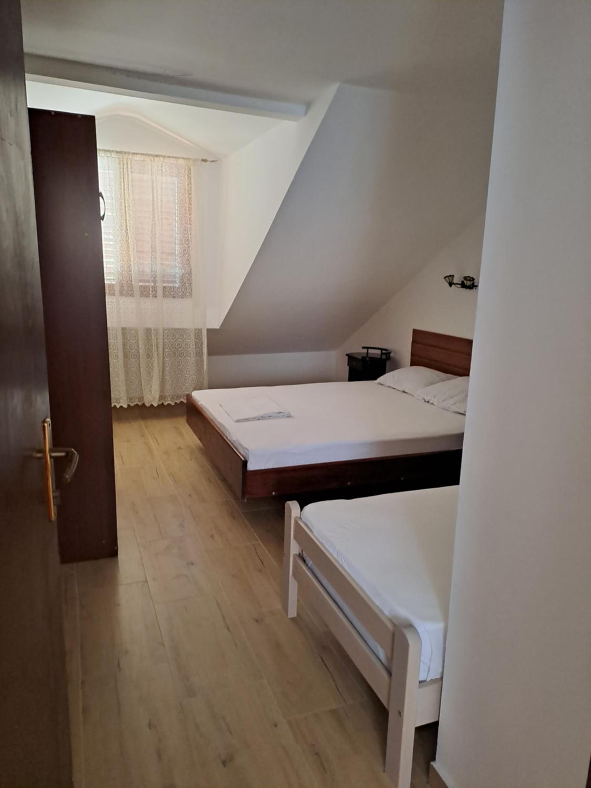 Comfort Two-Bedroom Apartment with Terrace - Photo 13