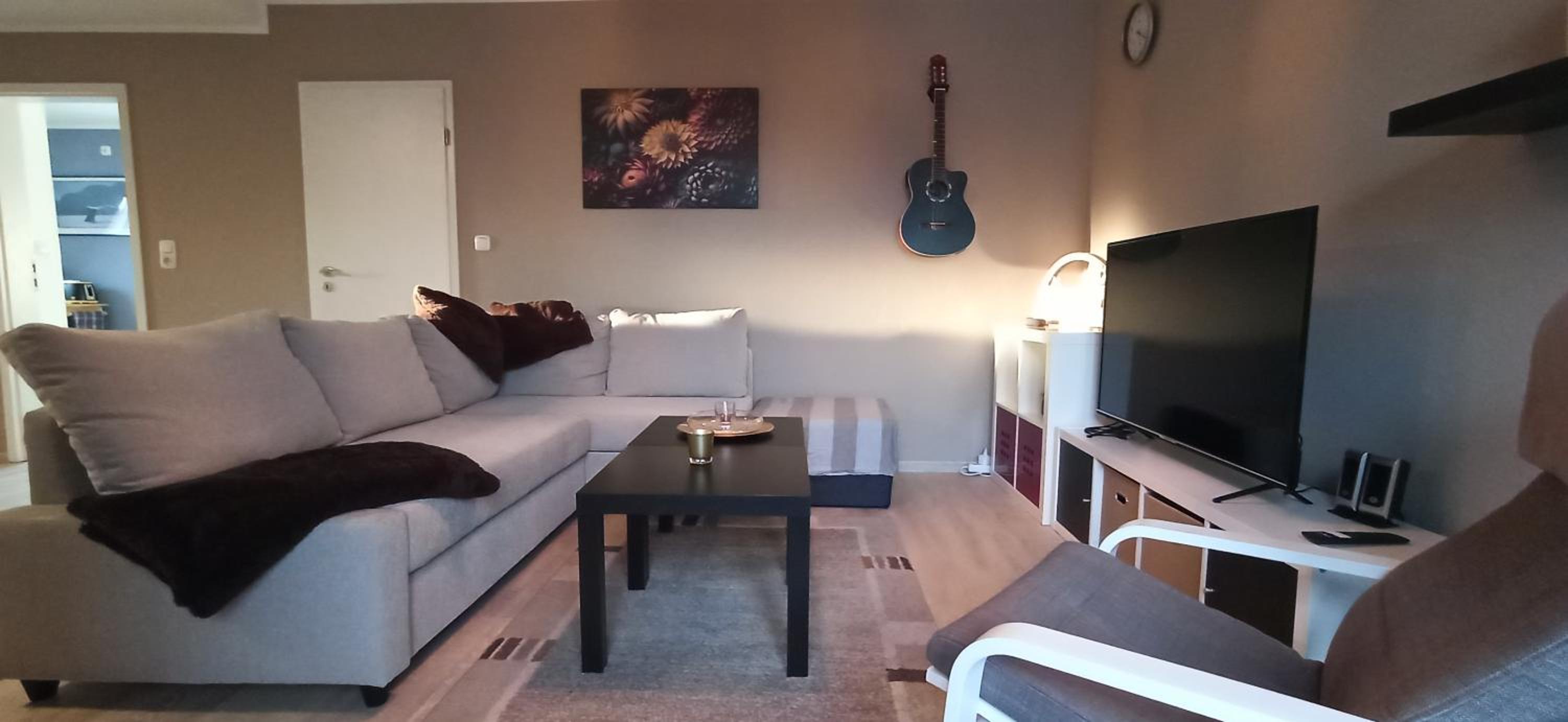 One-Bedroom Apartment photo 1