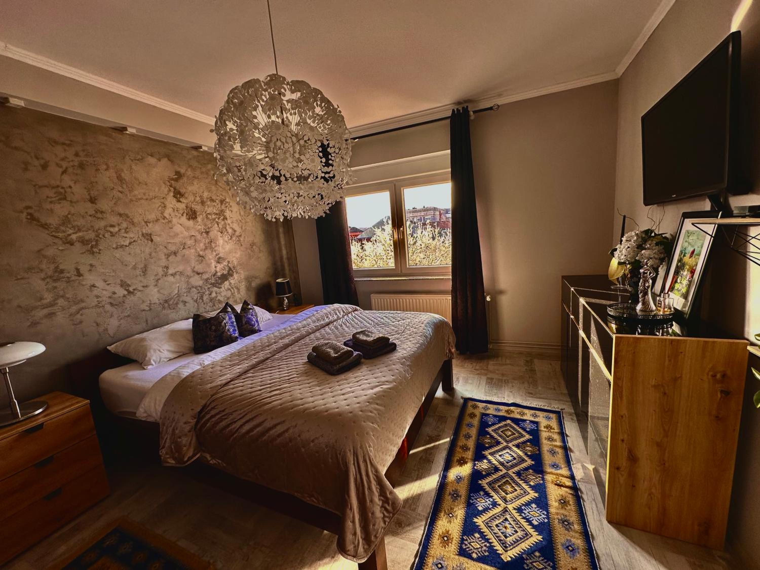 One-Bedroom Apartment - Photo 5