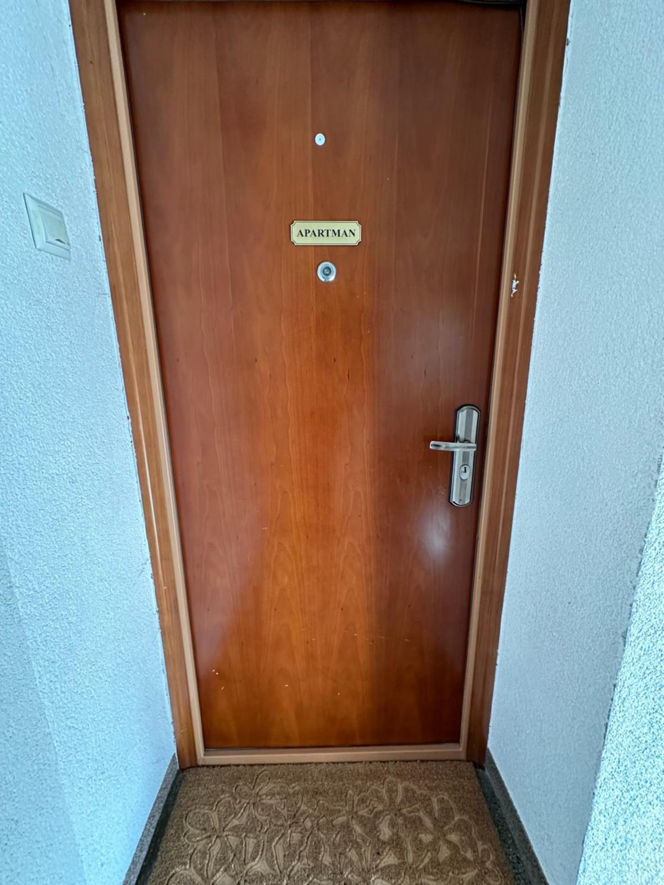 One-Bedroom Apartment - Photo 3