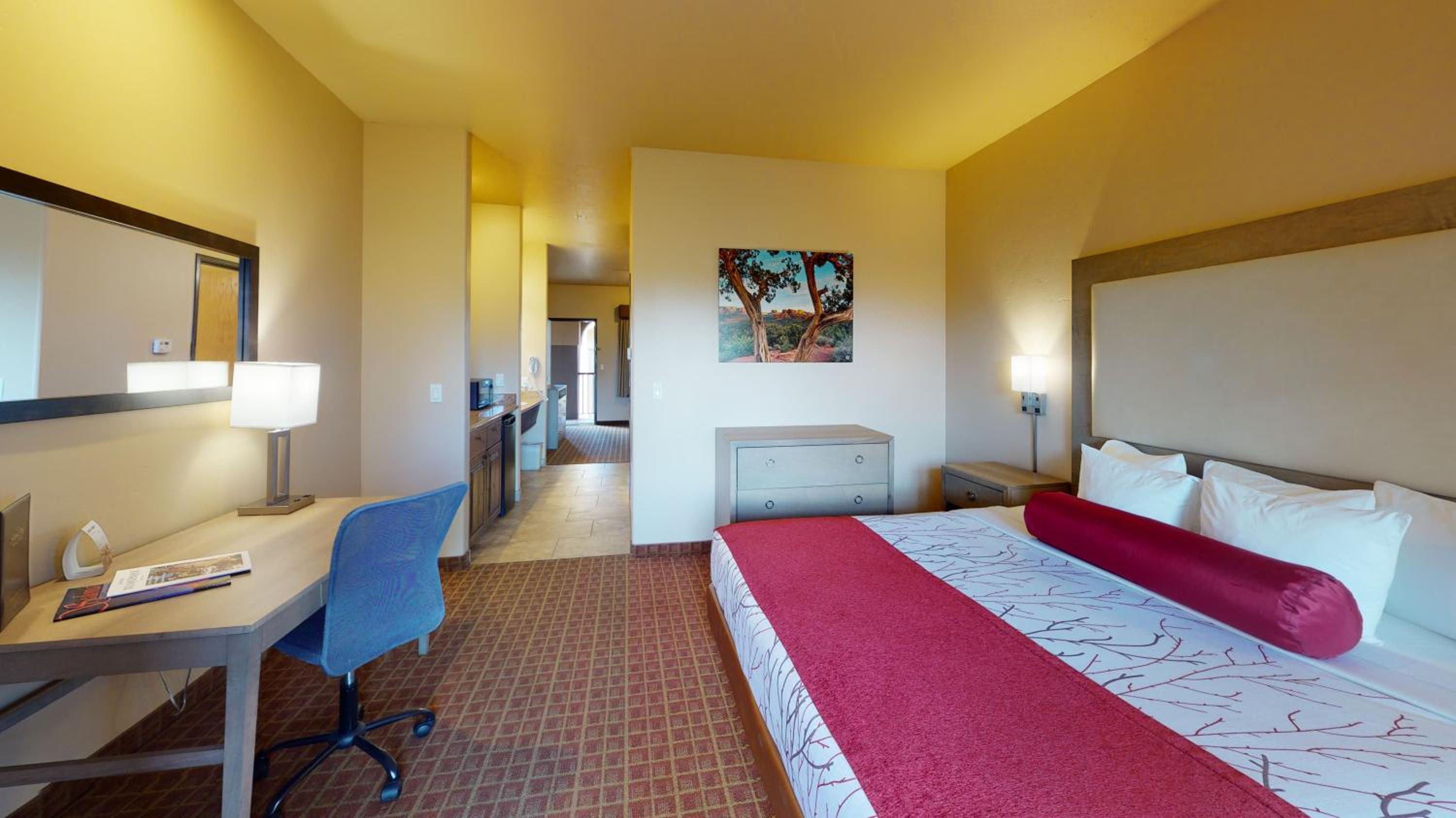 King Suite - Photo 3