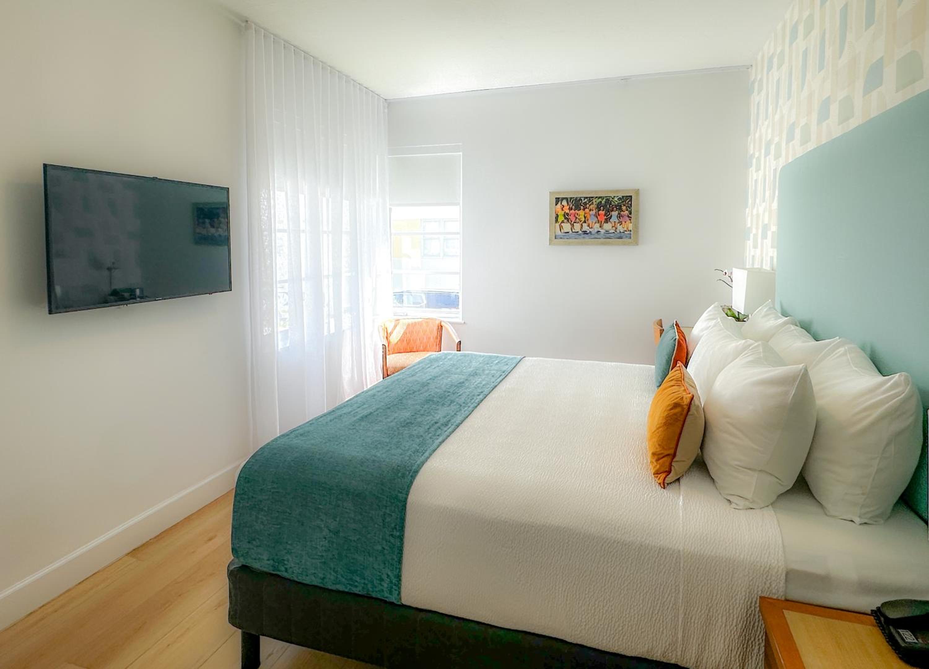 Partial Ocean View King Room - Photo 5