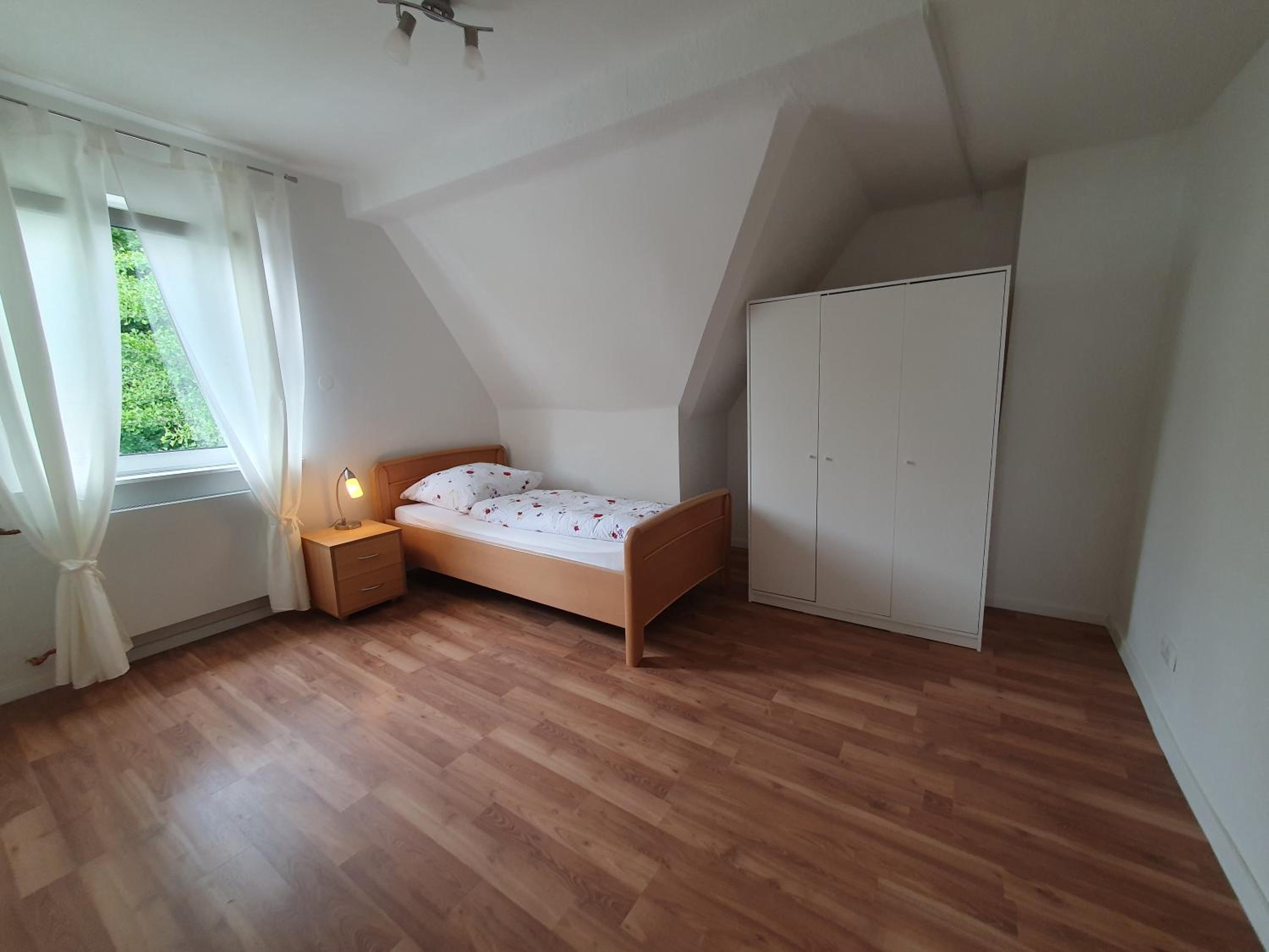 Single Room with Shared Bathroom photo 2