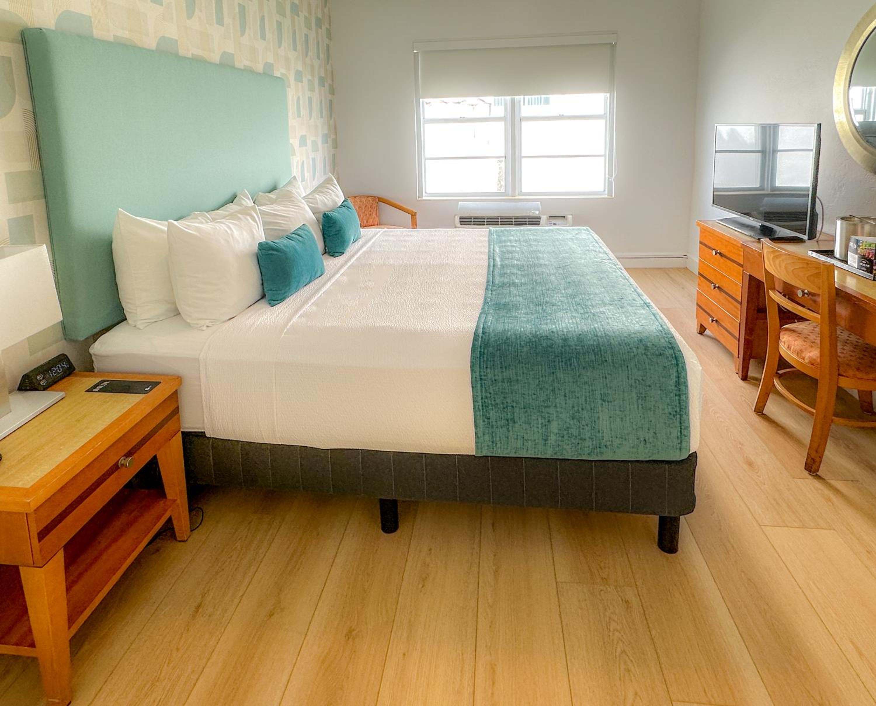 Classic King Room - Photo 4