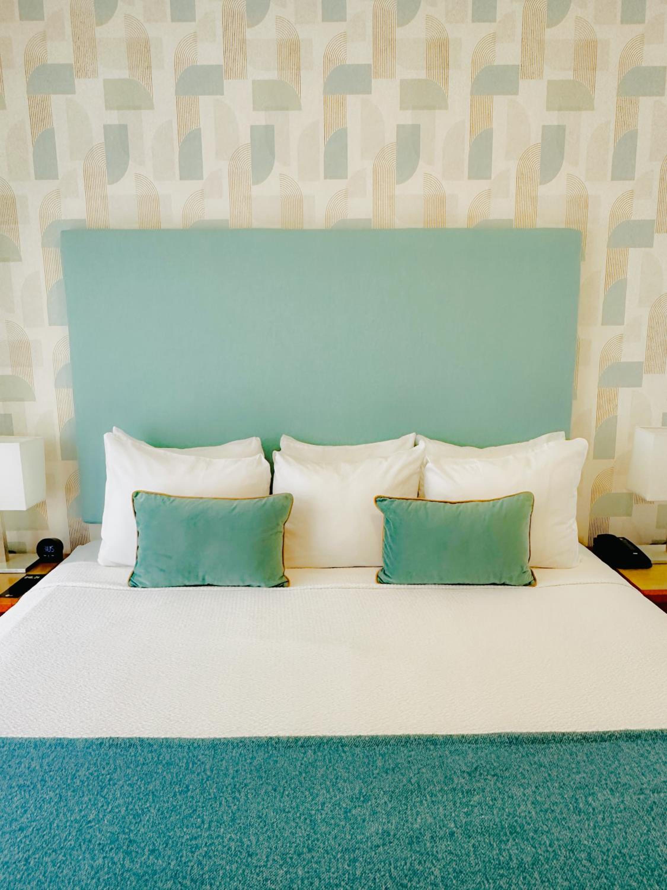 Partial Ocean View King Room - Photo 4