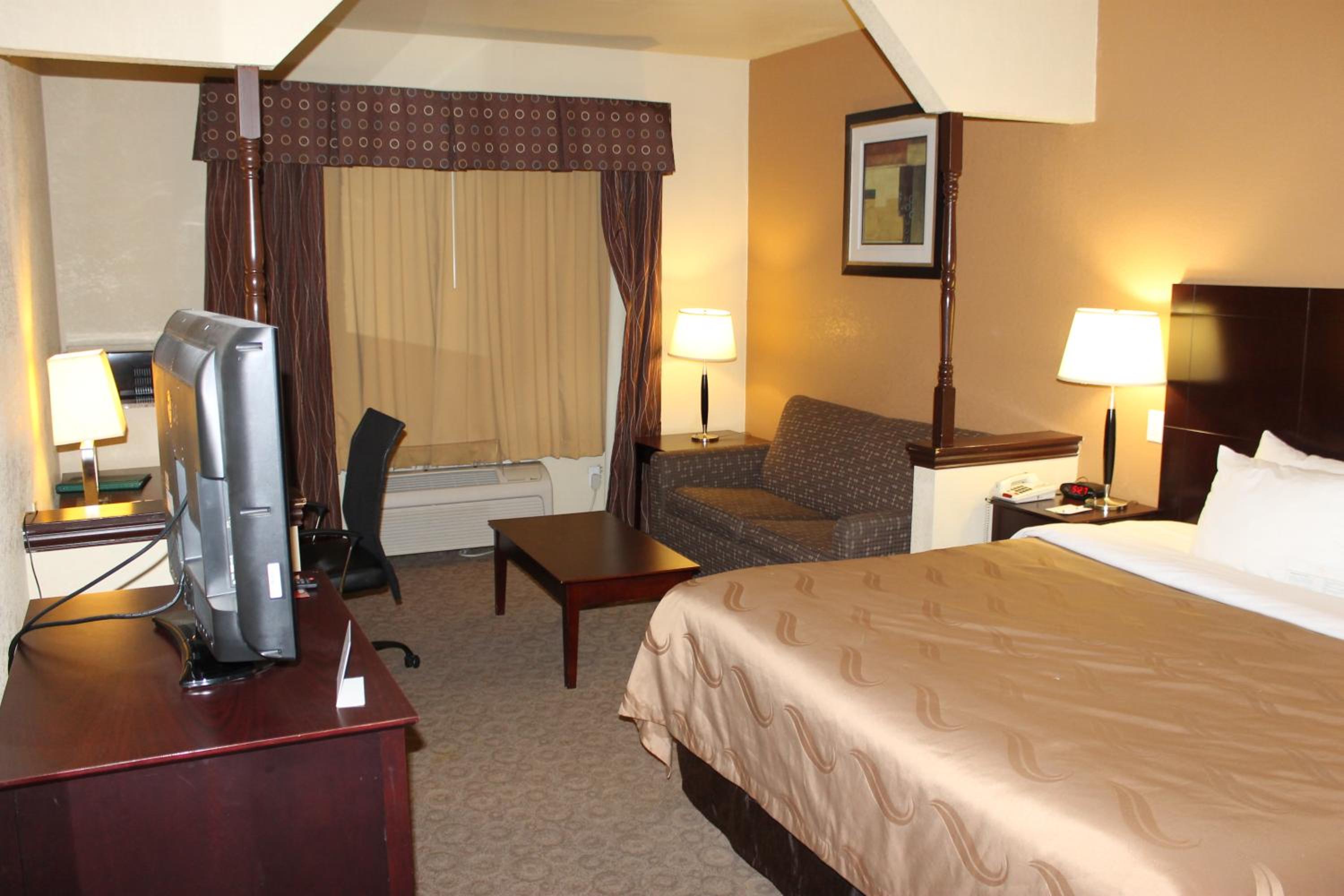 King Suite with Sofa bed - Non Smoking/Ground floor - Photo 5