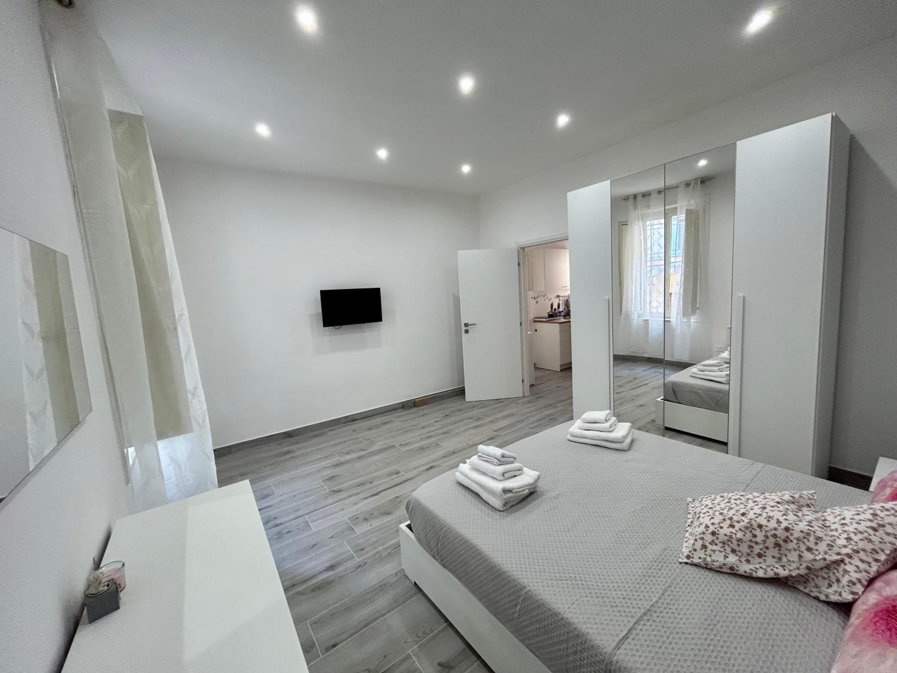 One-Bedroom House photo 1