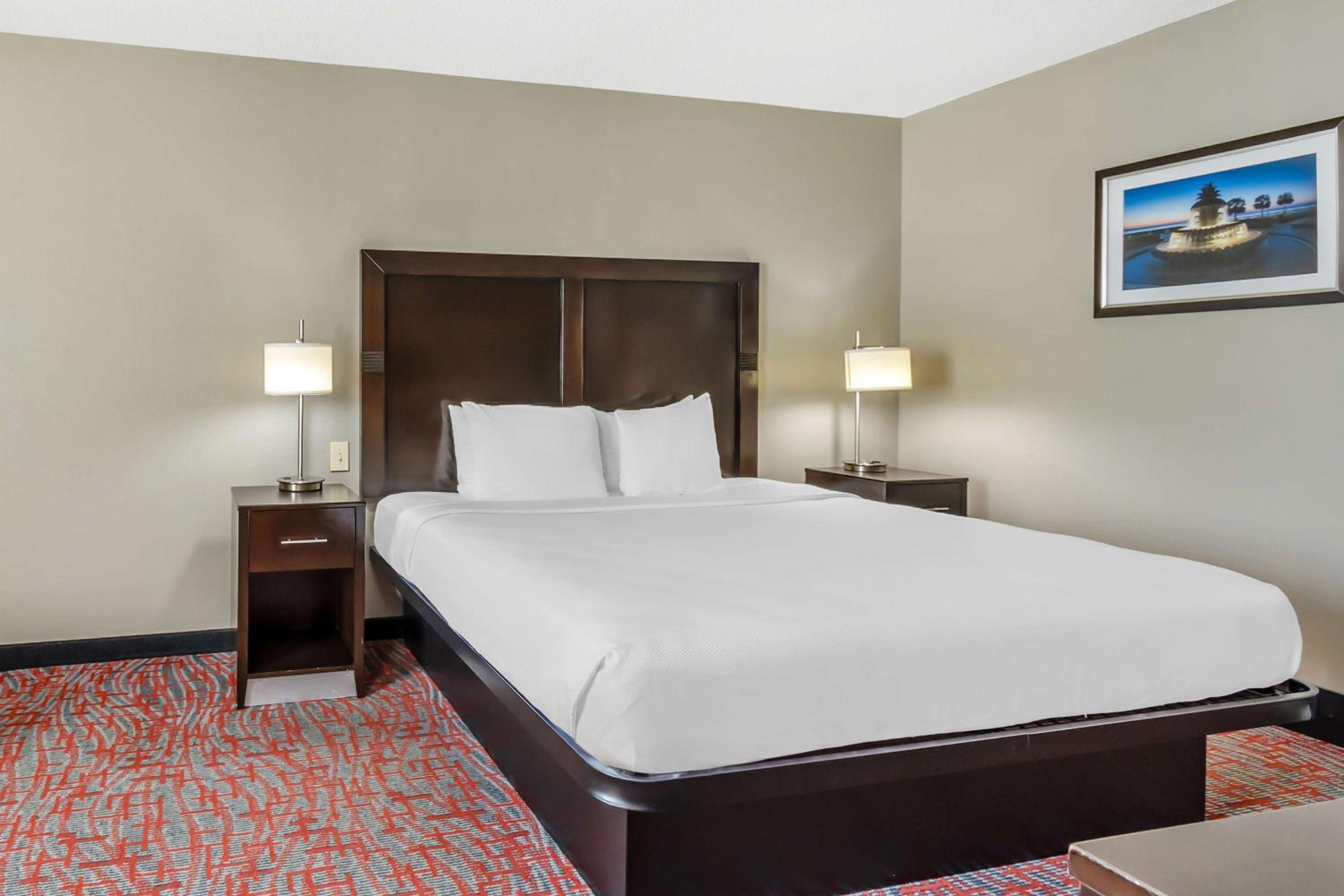 King Room - Non-Smoking - Photo 3