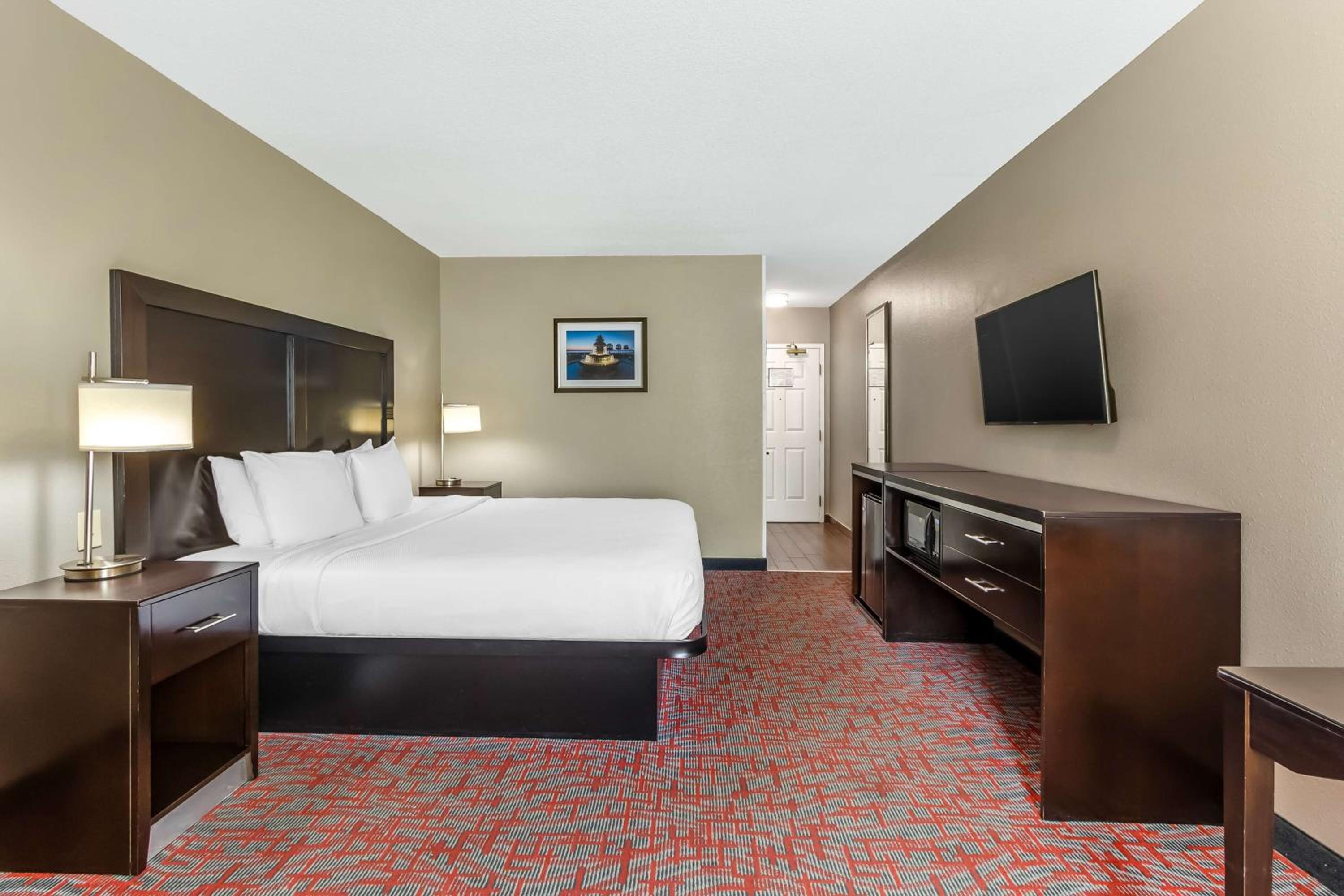 King Room - Non-Smoking - Photo 1