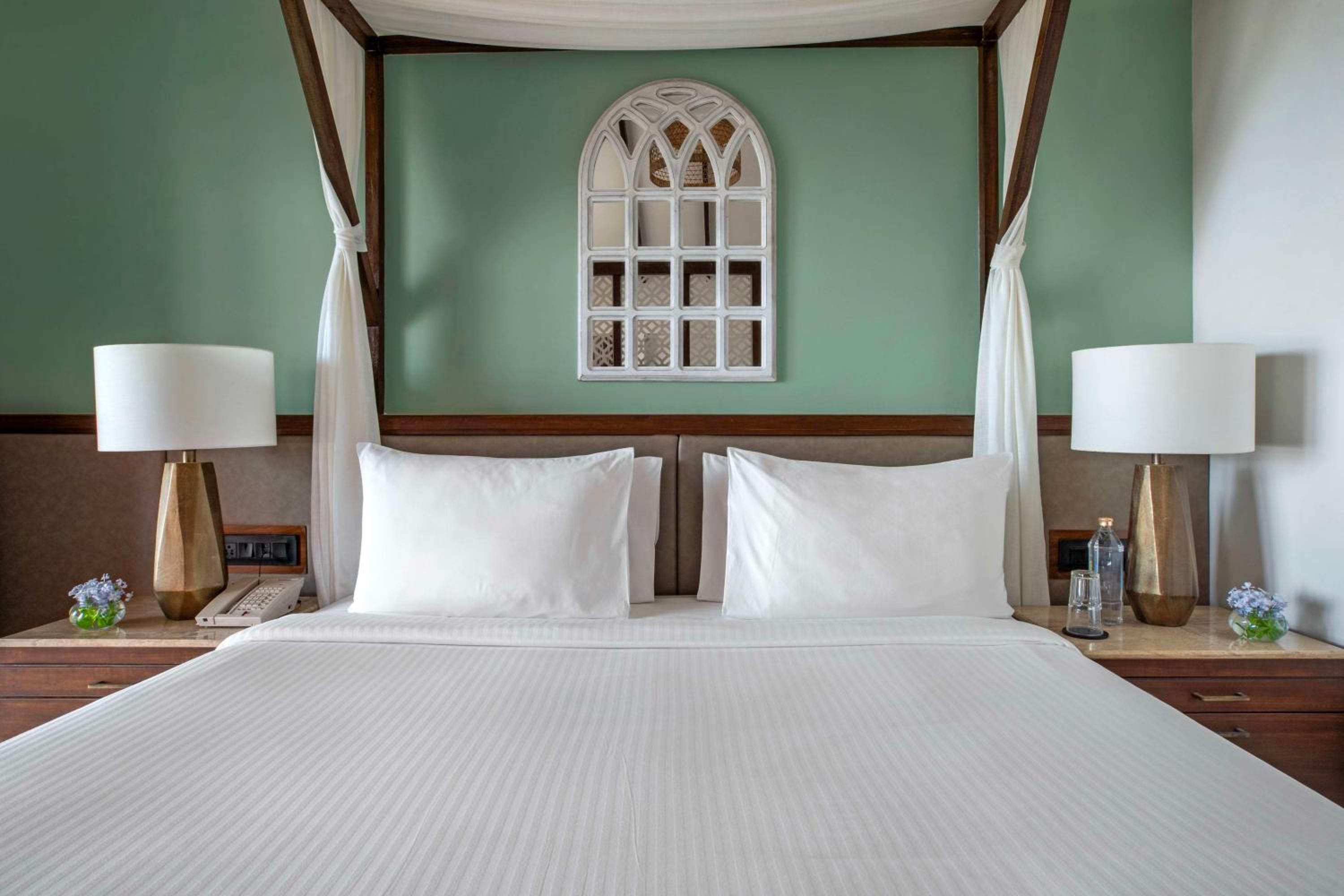 Premium Room with Bathtub - 15% off on F&B + Beer on arrival + Happy Hours (6-8PM) - Photo 8