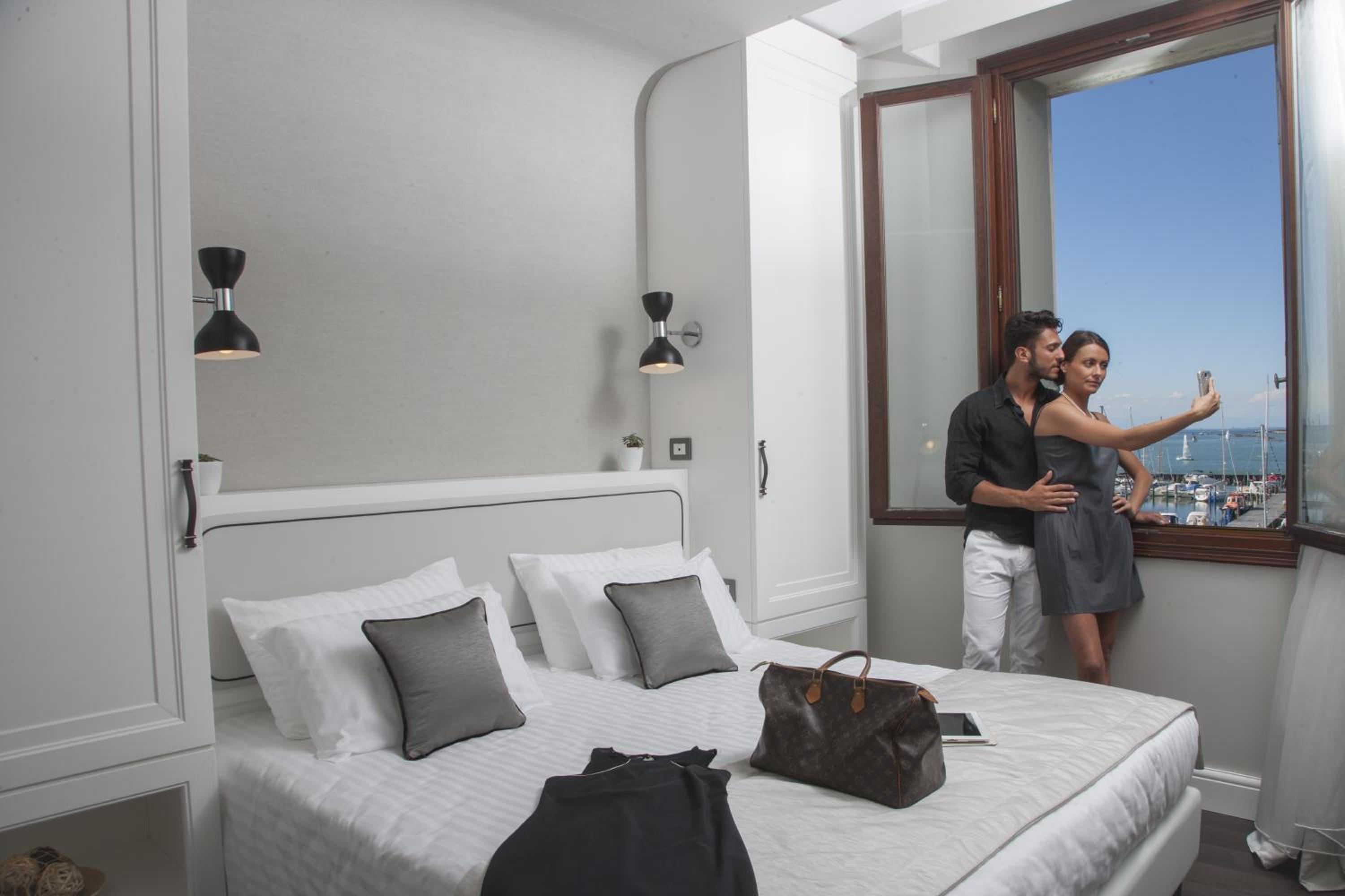 Superior Laguna Double or Twin Room  - Photo 4