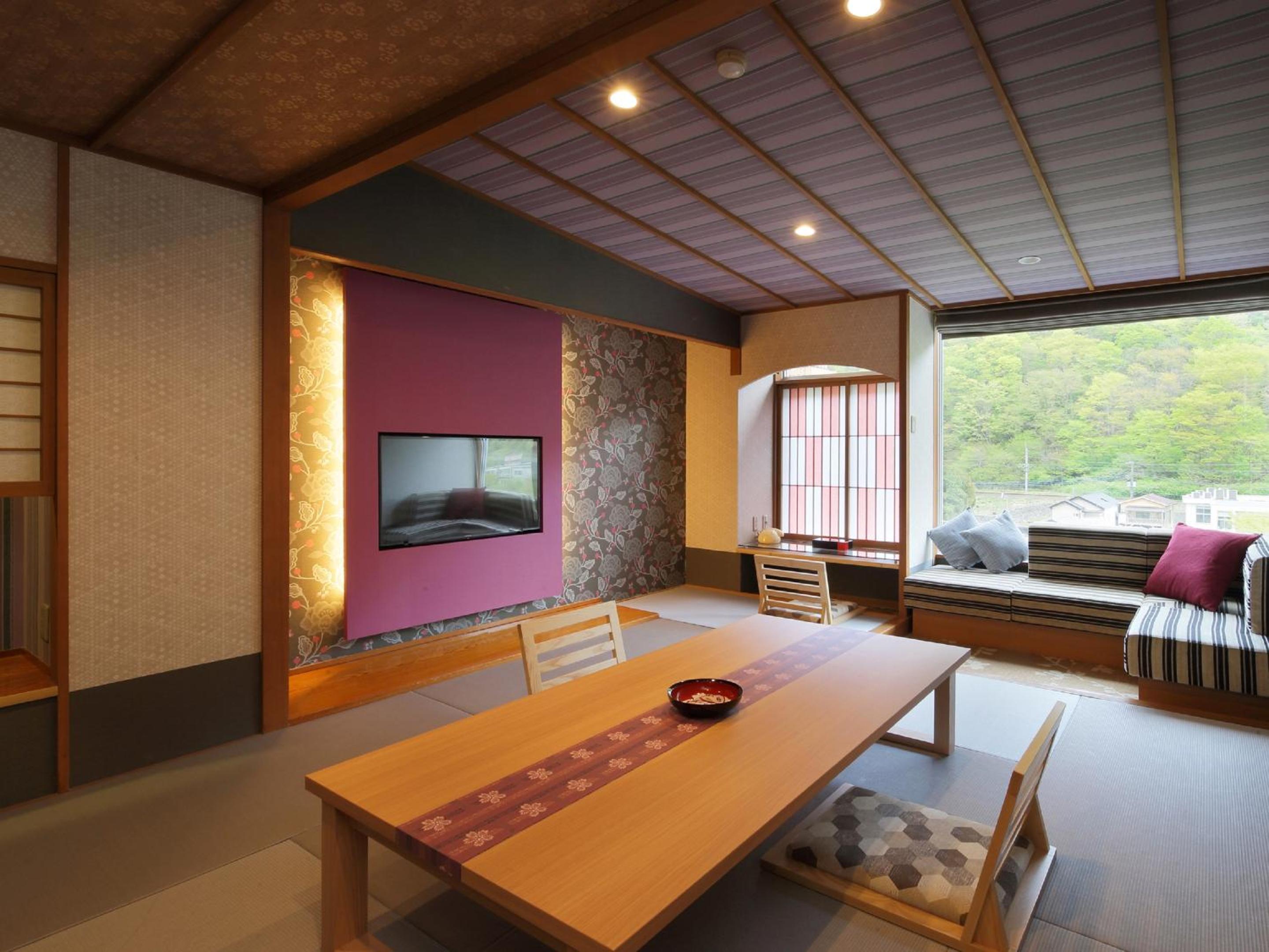 Renewal Japanese-Style Room with River View photo 2