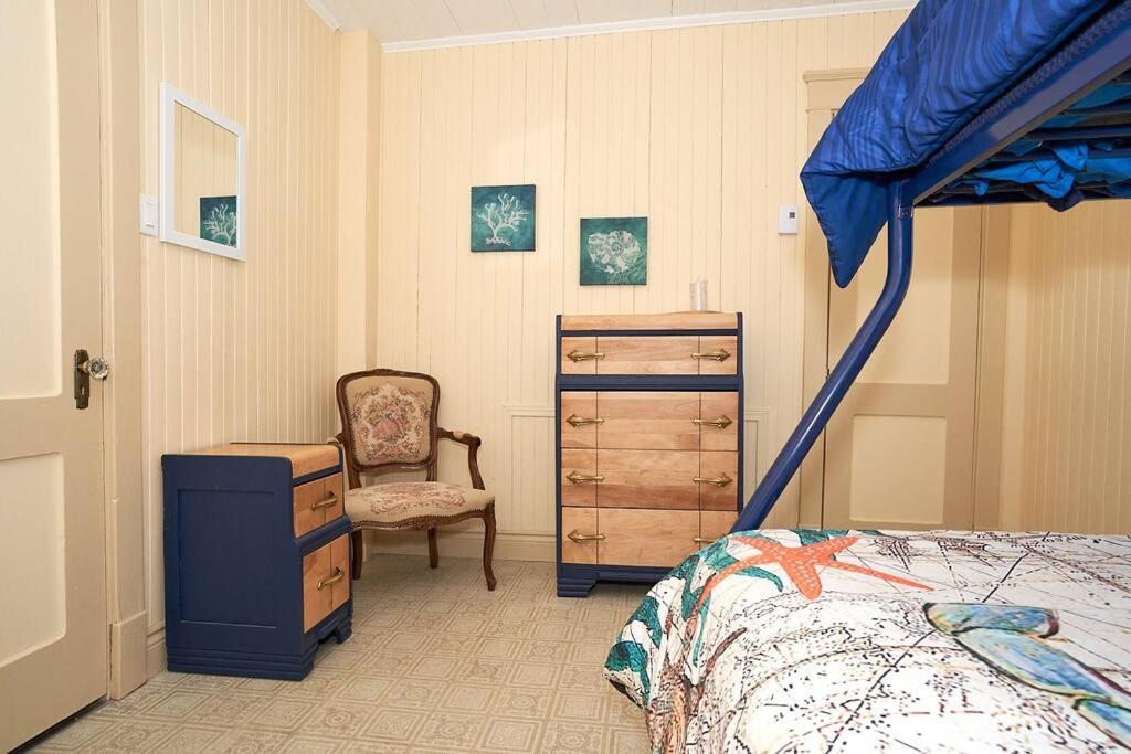 Four-Bedroom House photo 2