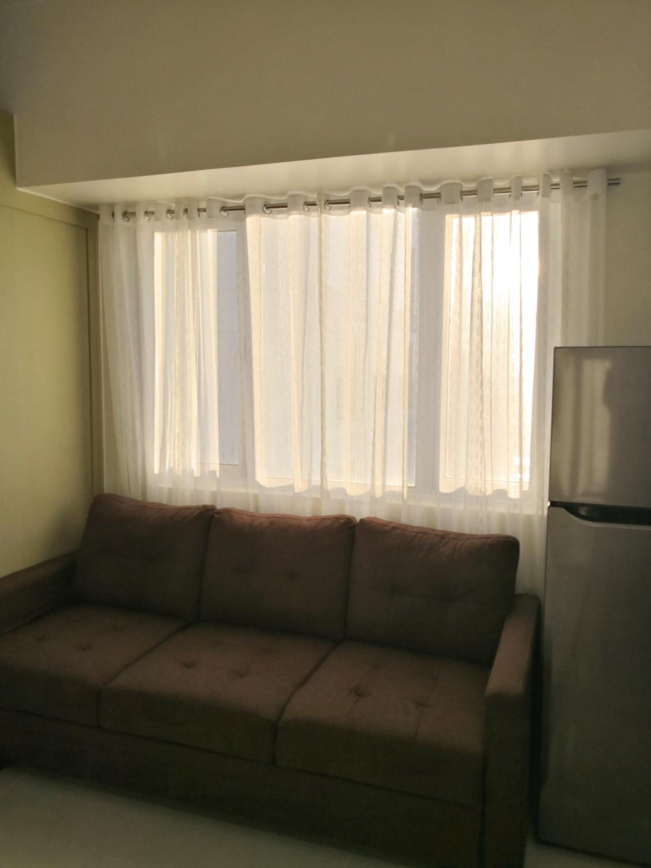 One-Bedroom Apartment with Lake View - Photo 10
