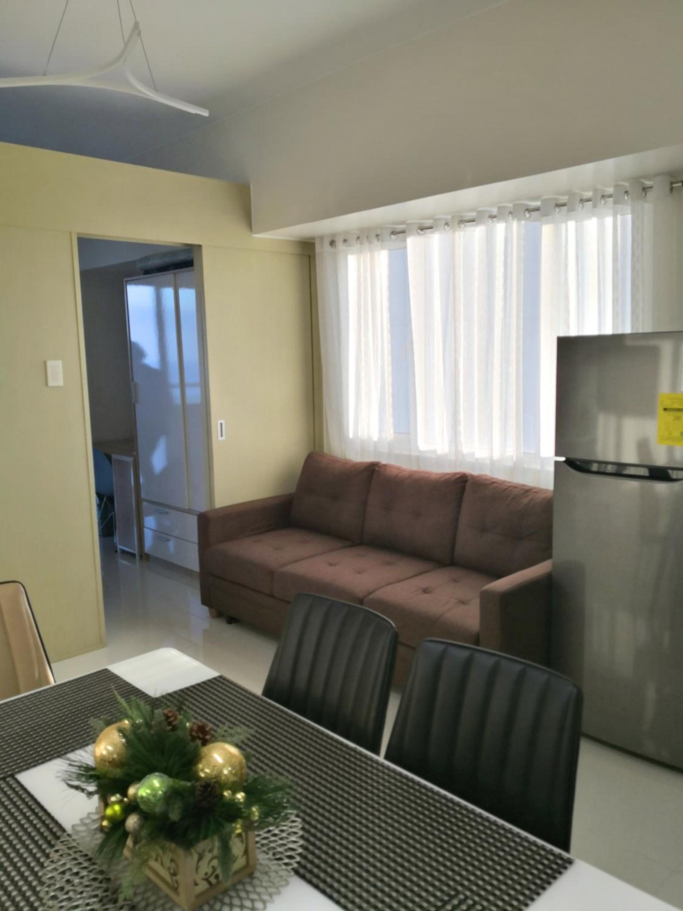 One-Bedroom Apartment with Lake View - Photo 12
