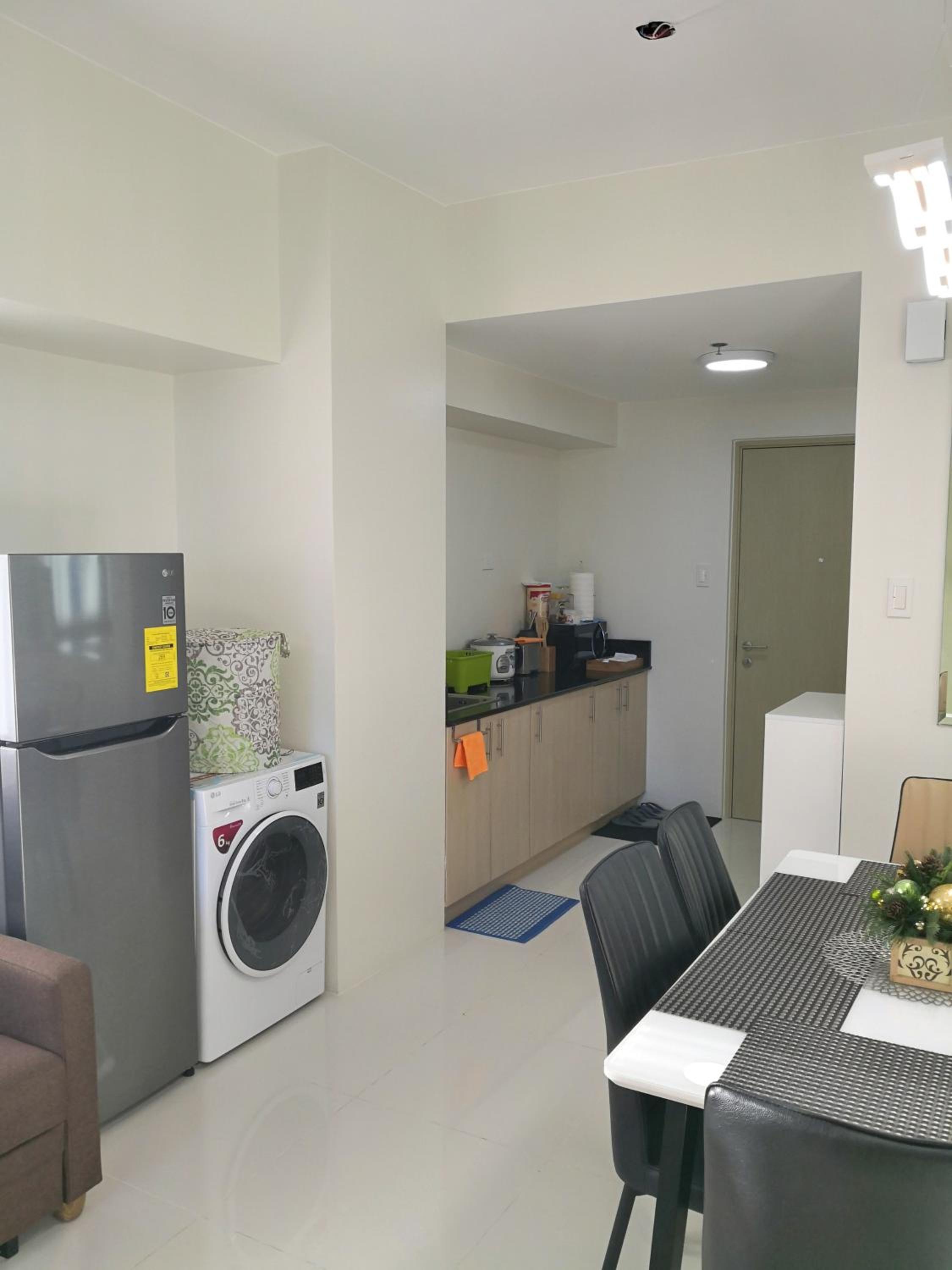 One-Bedroom Apartment with Lake View - Photo 13