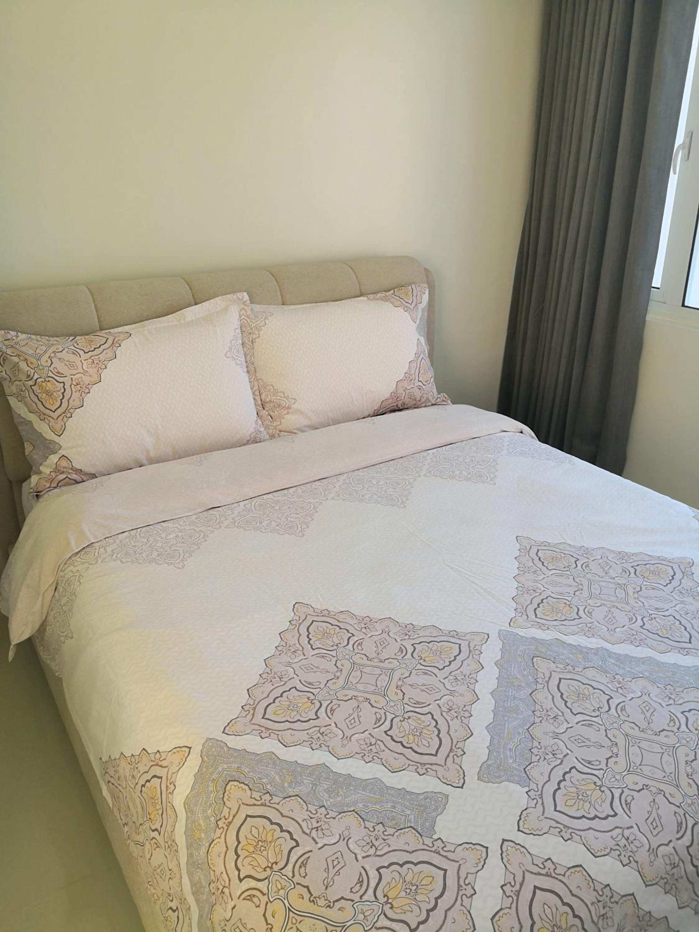 One-Bedroom Apartment with Lake View - Photo 4
