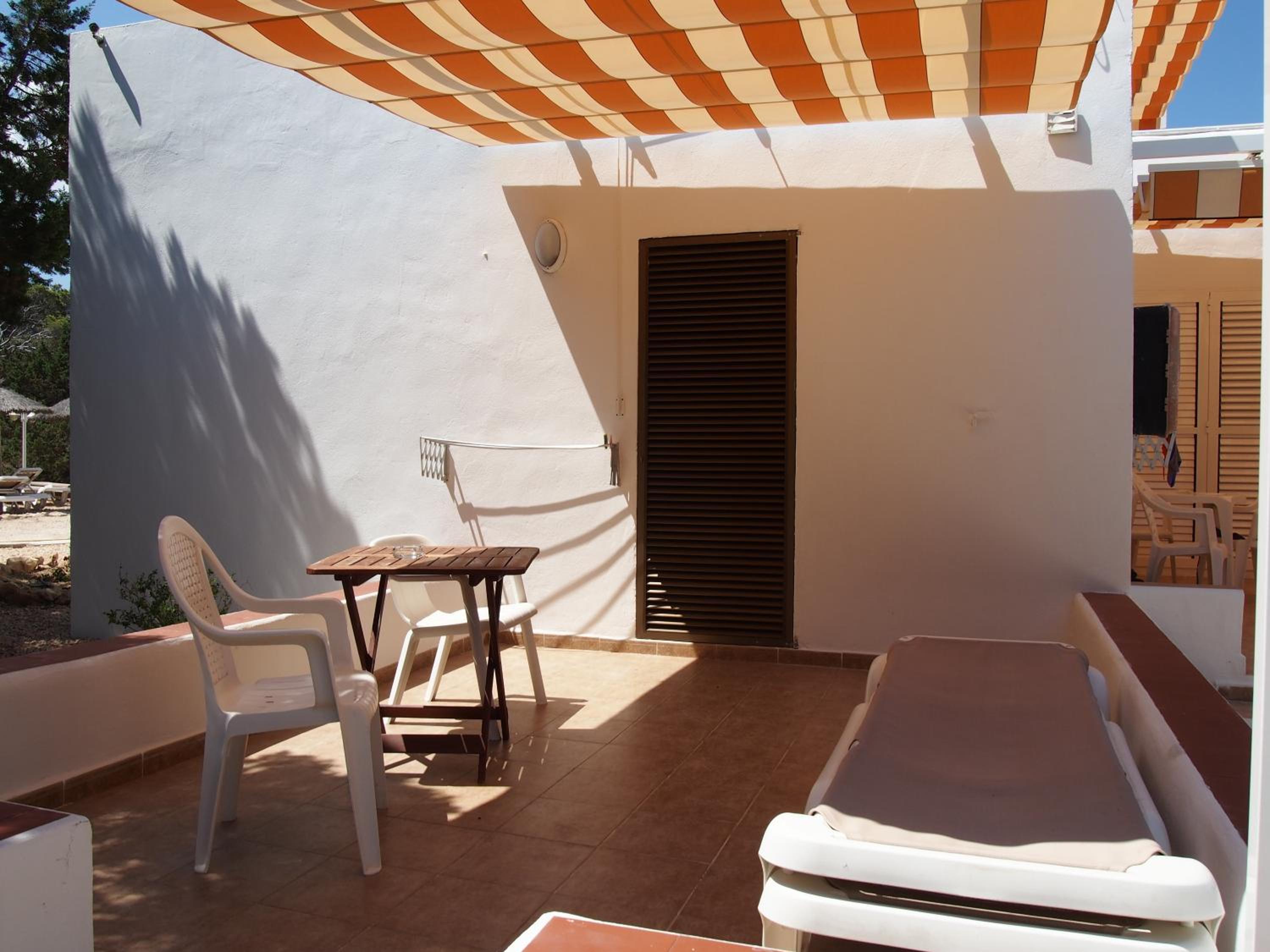 Bungalow (2 Adults) photo 3
