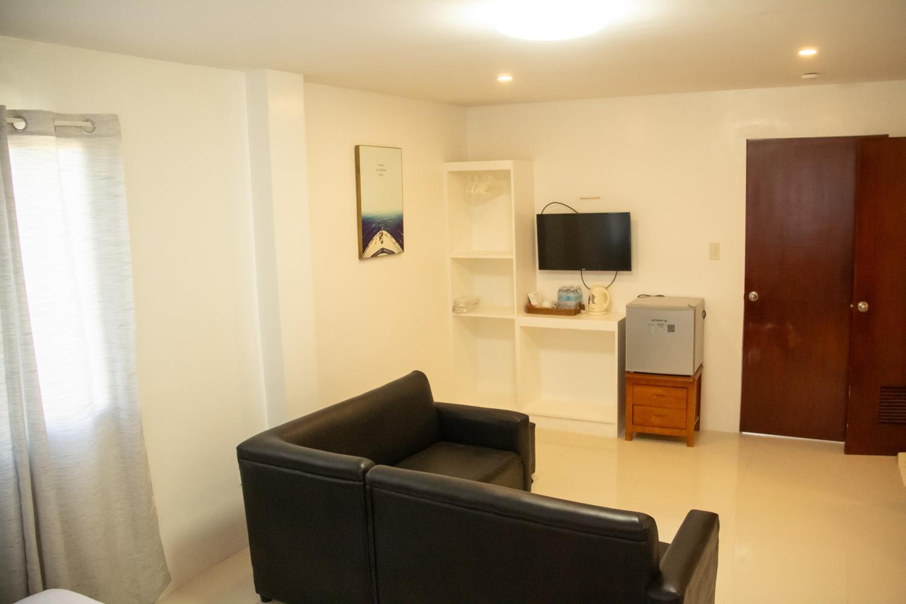 Deluxe Family Room - Photo 14